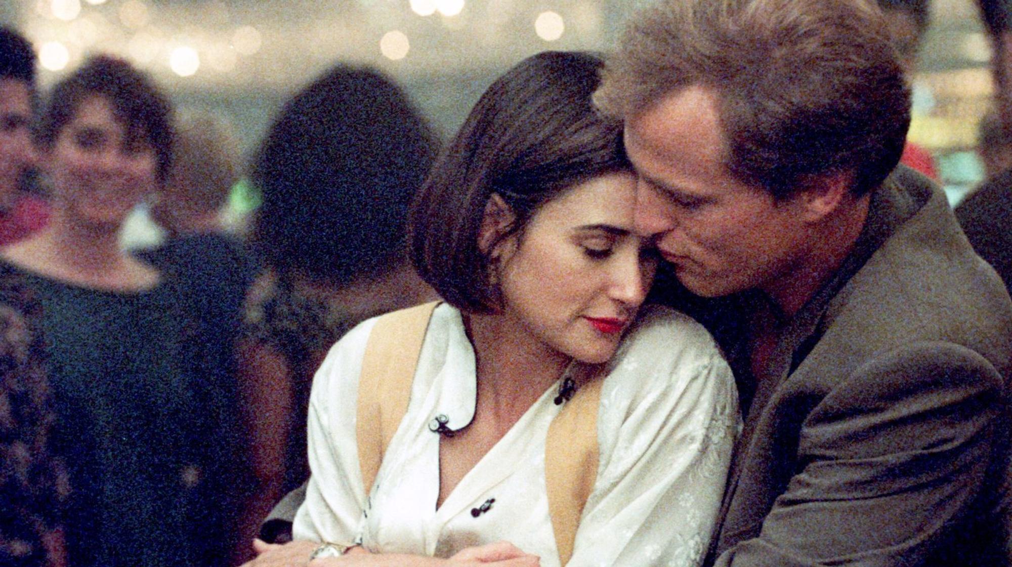Kluge Gesellschaftsstudie oder klischeehaftes Erotikdrama? An „Ein unmoraliches Angebot“ von Skandal-Regisseur Adrian Lyne scheiden sich die Geister. (Bild: Paramount Pictures)