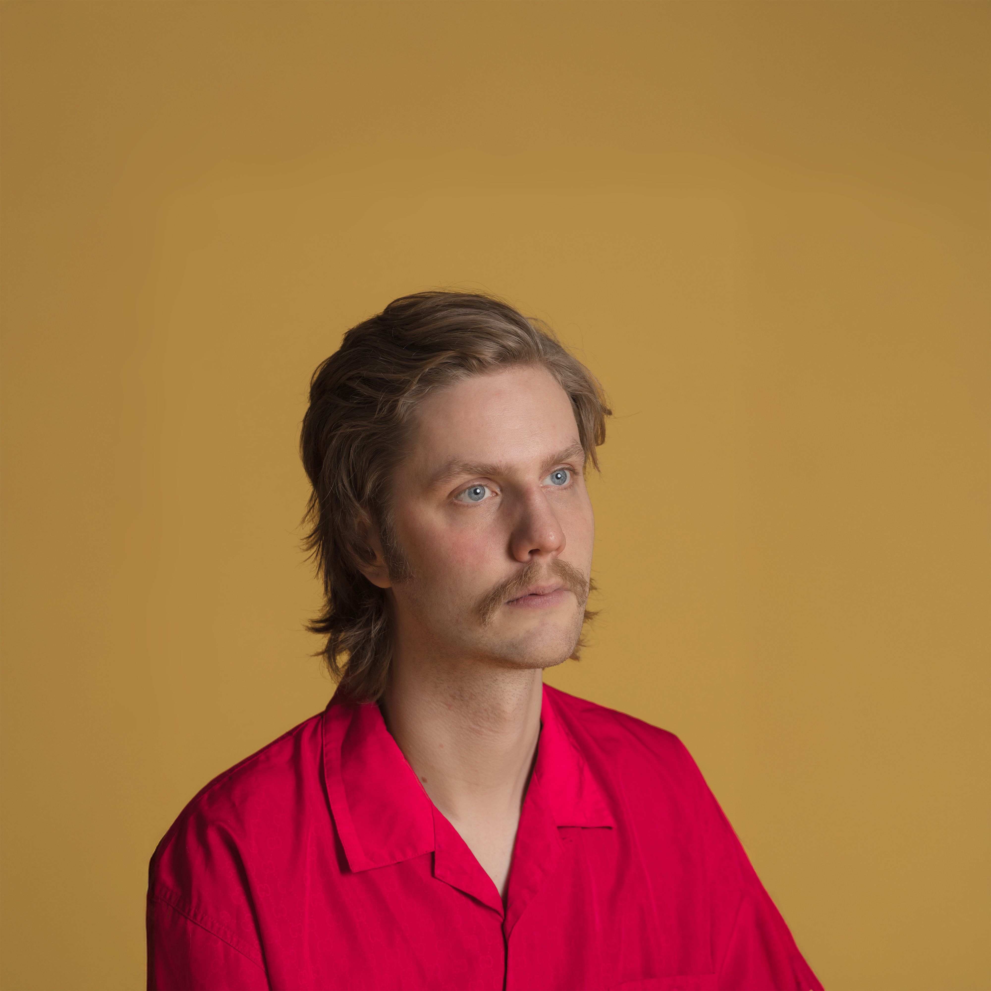 Der isländische Musiker Dadi Freyr bringt sein drittes Album heraus.