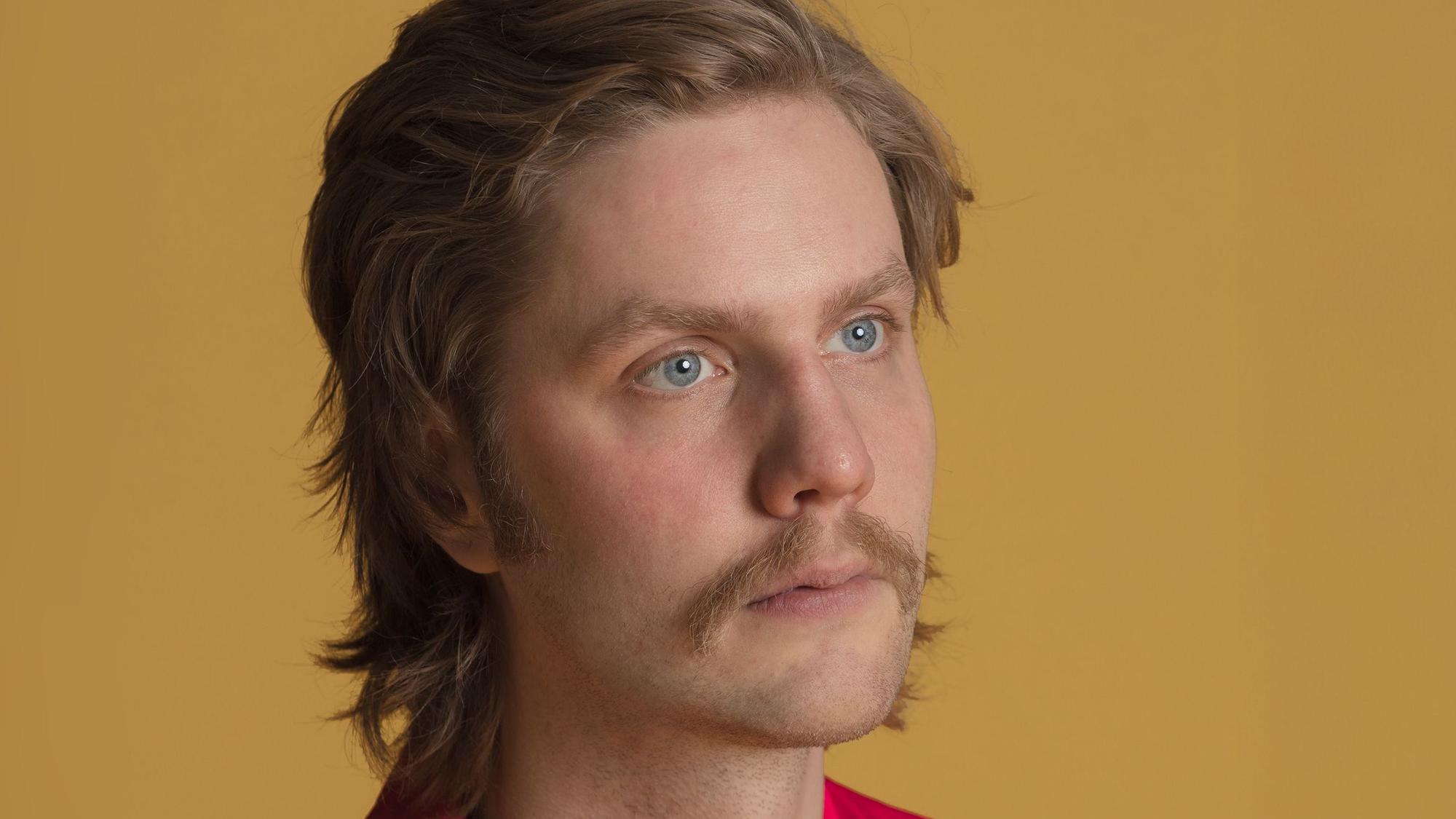 Der isländische Musiker Dadi Freyr bringt sein drittes Album heraus.