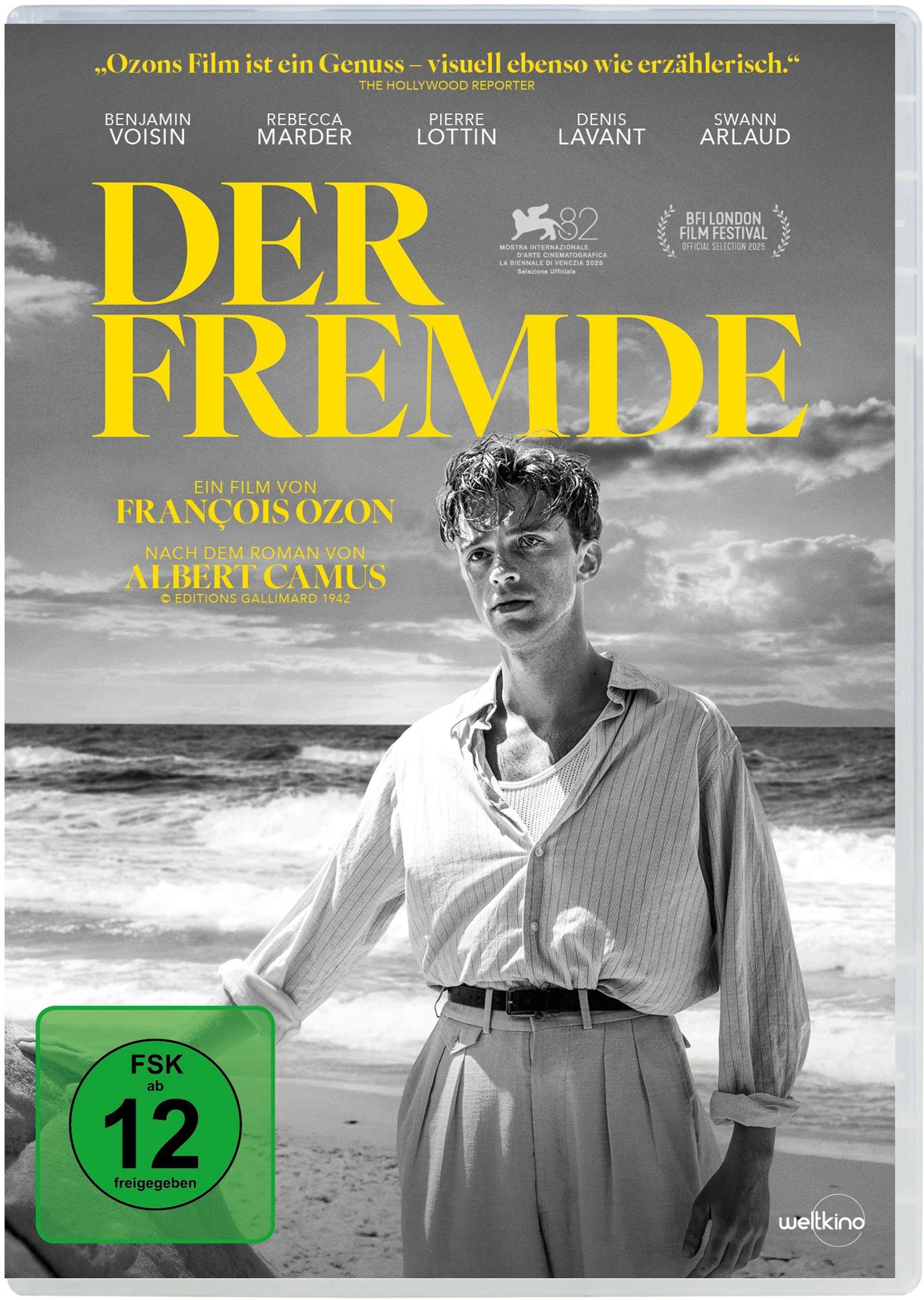 Meursault (Benjamin Voisin) ist „Der Fremde“. Literaturfans kennen die Figur aus dem gleichnamigen Roman von Albert Camus, François Ozon hat die Geschichte jetzt neu verfilmt. (Bild: Leonine )