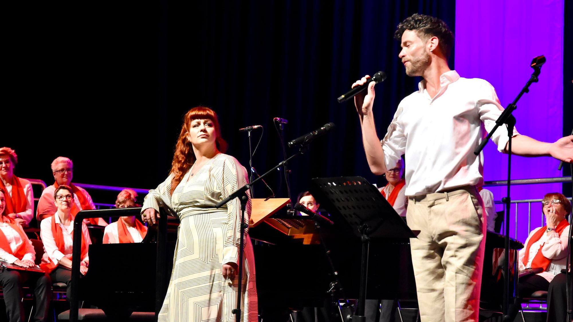 Die Solisten Juliane Bischoff und Sebastian Hartgenbusch