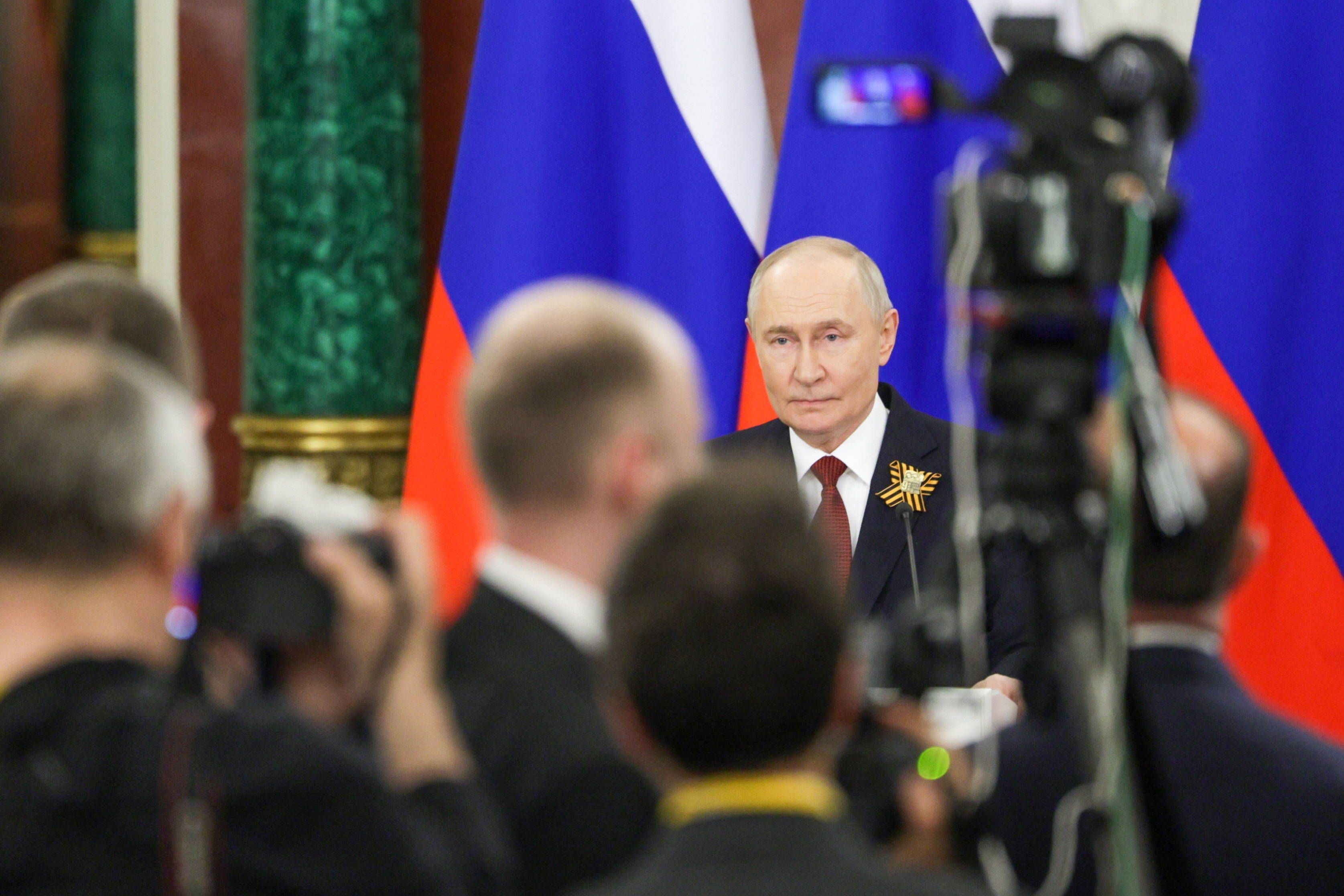 Kremlchef Wladimir Putin bei einer Pressekonferenz nach der Siegesparade in Moskau. (Archivbild)