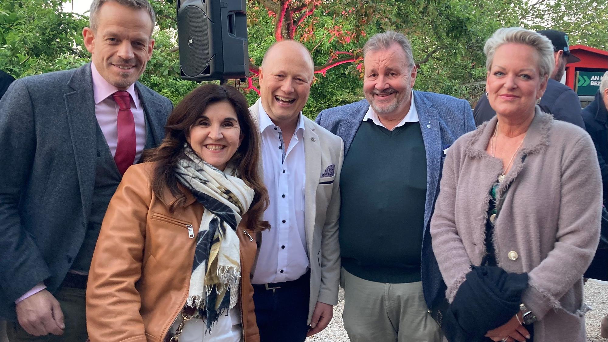 Gäste und Gastgeber: Politiker Andreas Bohl, Teresa de Bellis-Olinger (stellvertretende Kölner Bürgermeisterin), Gastgeber Peter Zens und Fritz Kehmeier vom First Diamonds Gourmet Club mit Ehefrau Margot (v.l.).