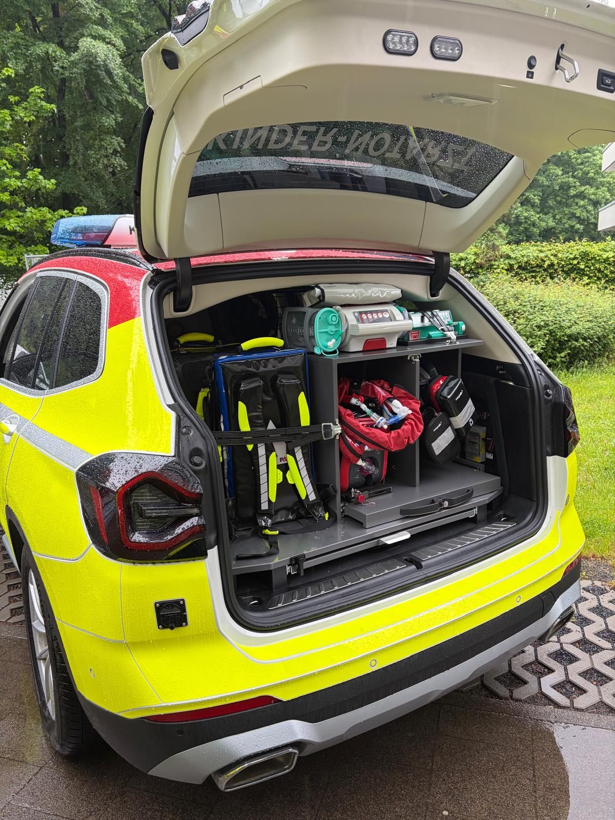 Die Geräte im Fahrzeug sind gezielt auf die Behandlung von Kindern und sogar Frühgeborenen abgestimmt.