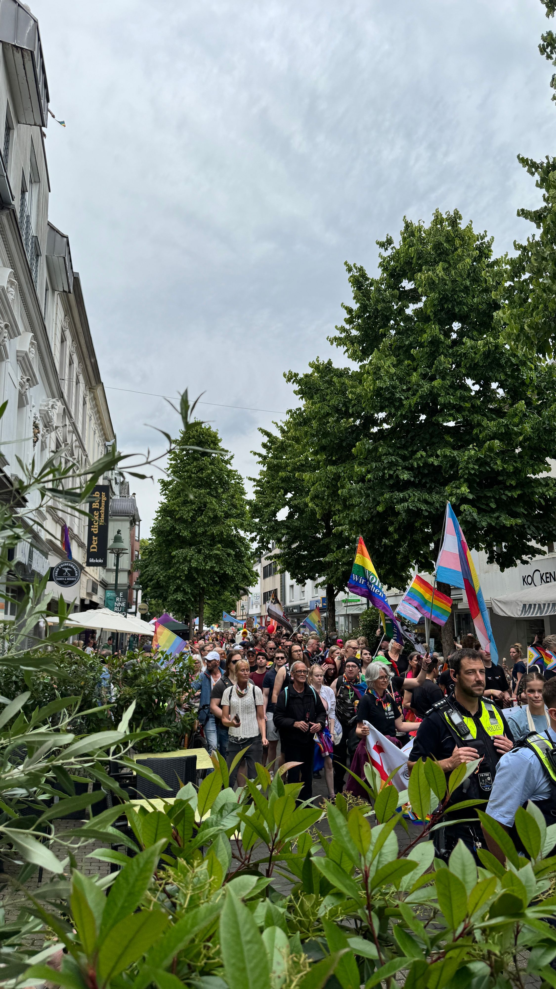 Im Rahmen des FSJs besuchte Vincent Ludewig auch den CSD in Leverkusen.