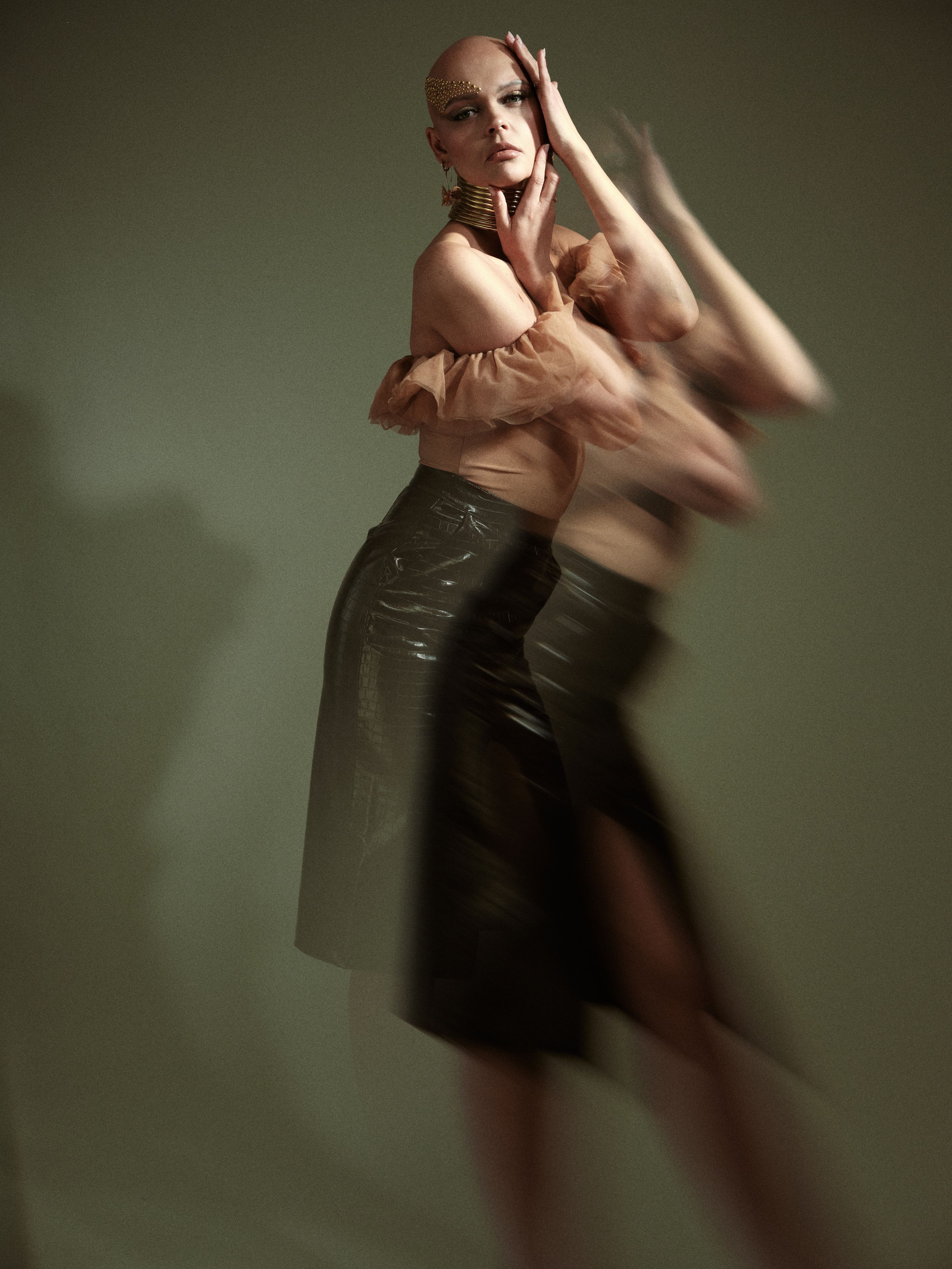 Model Anika mit ihrem fertigen Look vor der Linse von Fotograf Patrick Rettler