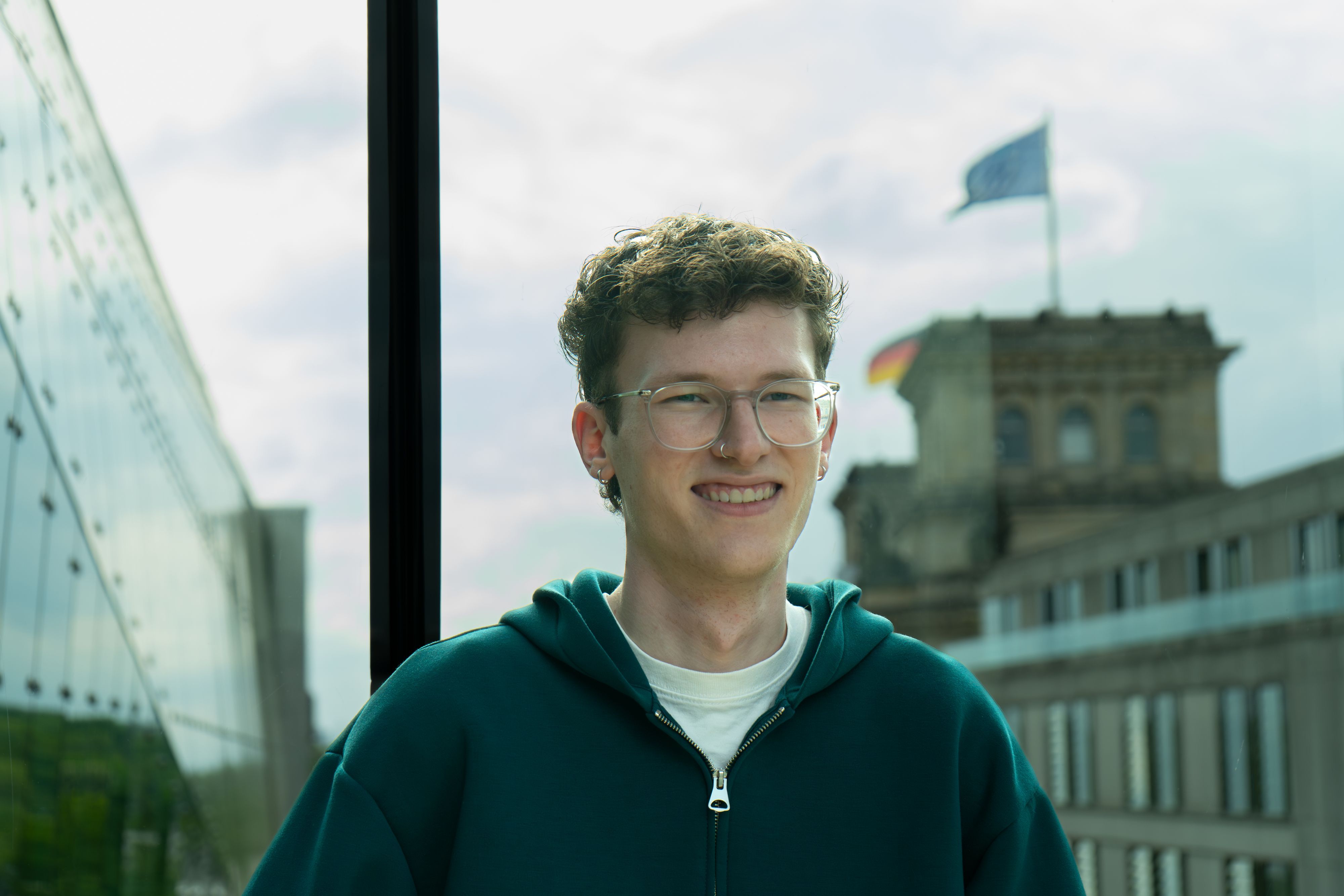 „Man versteht besser, welche Verantwortung hinter dem Beruf steckt, aber auch, dass Politiker und Politikerinnen ganz normale Menschen sind,“ sagt Vincent Ludewig.
