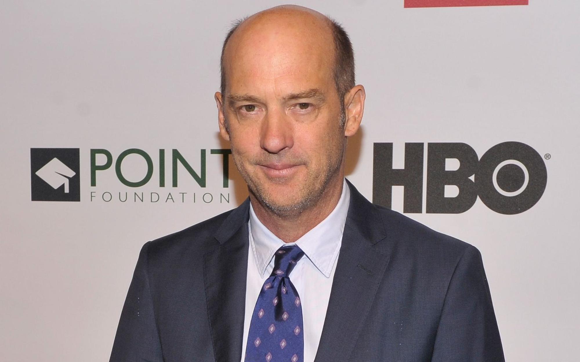 Berühmt wurde Anthony Edwards als Dr. Mark Greene in „Emergency Room“: Bis zu seinem Serien-Tod spielte er in der Arzt-Serie einen der zentralen Charaktere. (Bild: Stephen Lovekin/Getty Images for Point Foundation)