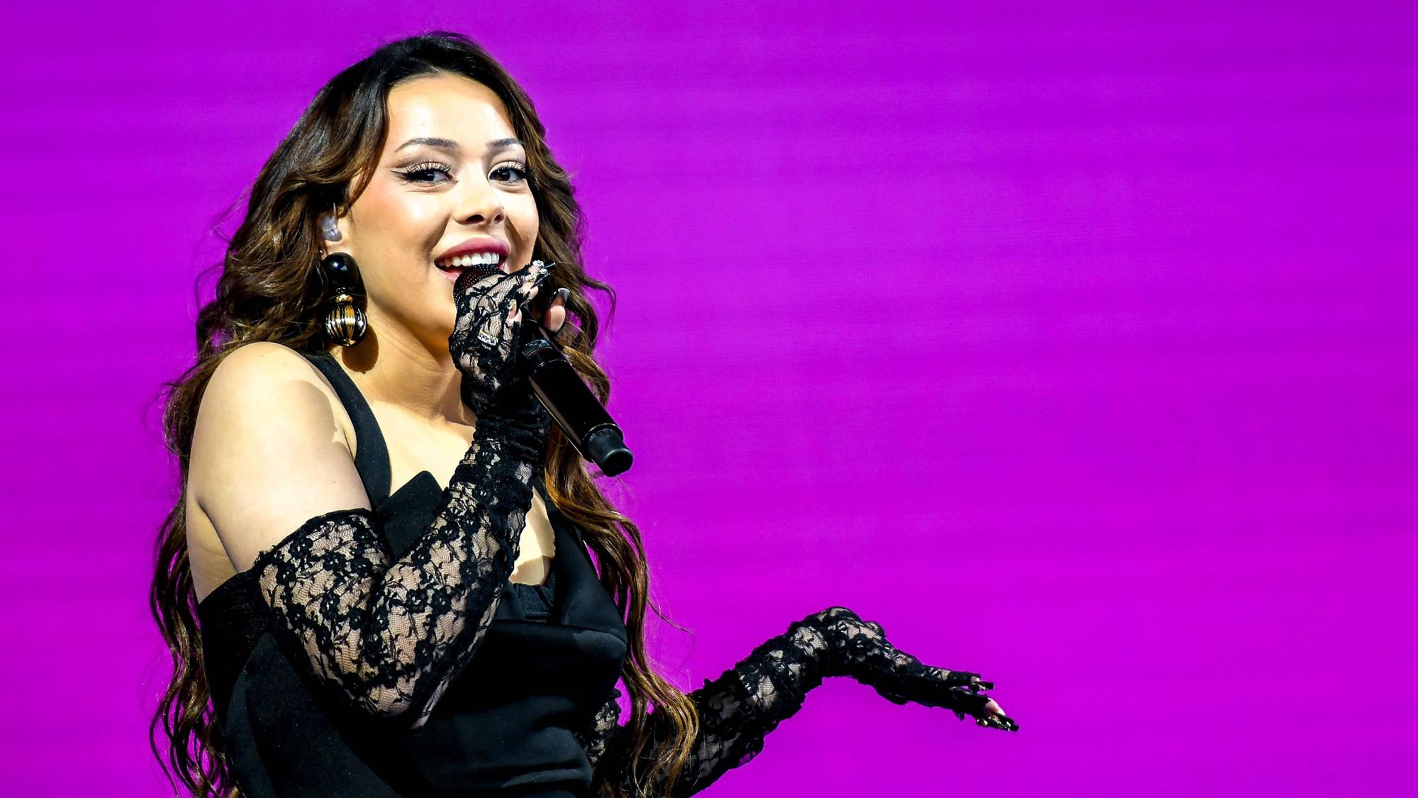 Elif Akar, besser bekannt als Ayliva, legte einen rasanten Aufstieg in der Musik-Branche hin.