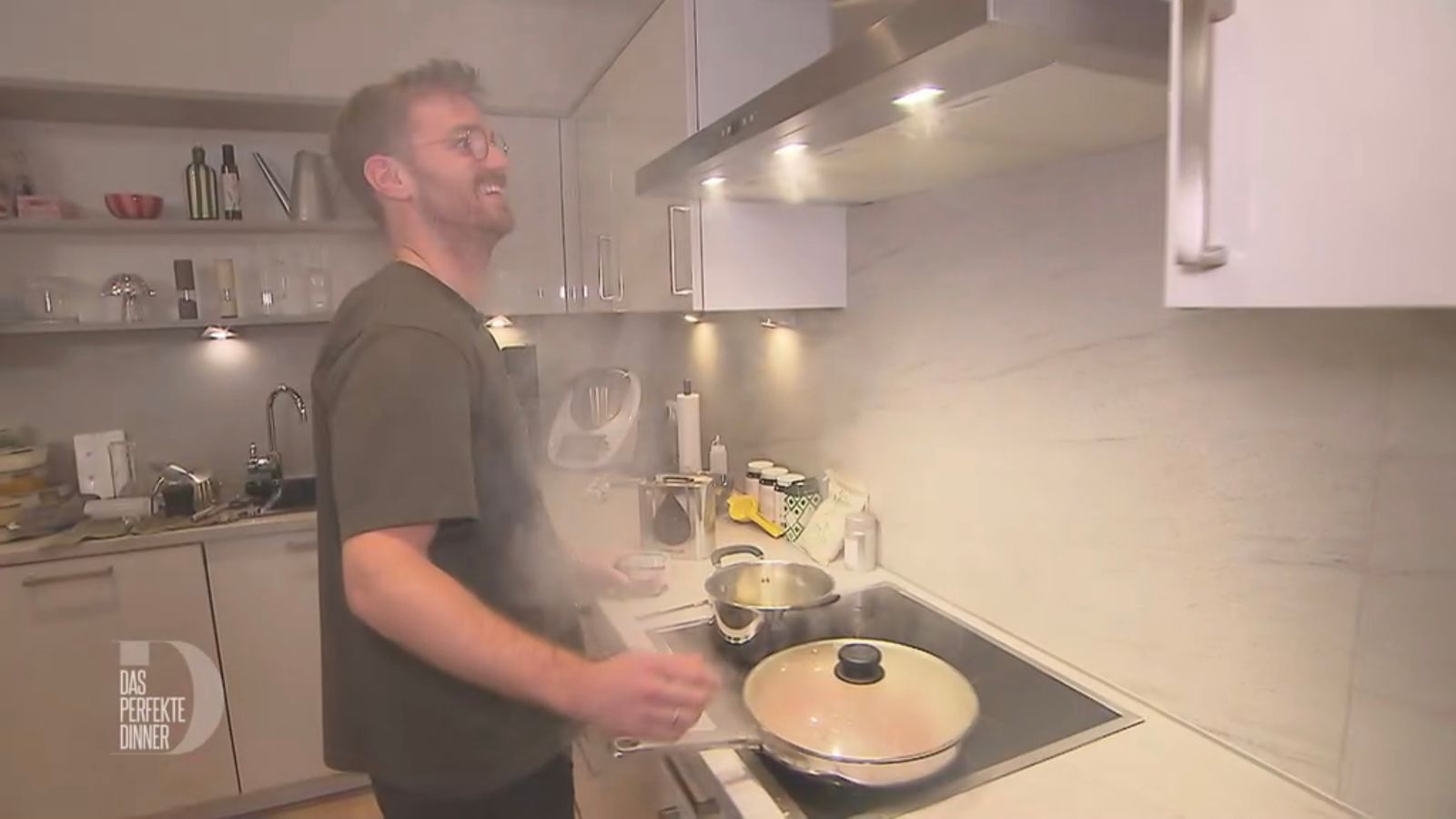 Rauchzeichen: Bei Patrick (31) geben die Tomaten Volldampf. (Bild: RTL)