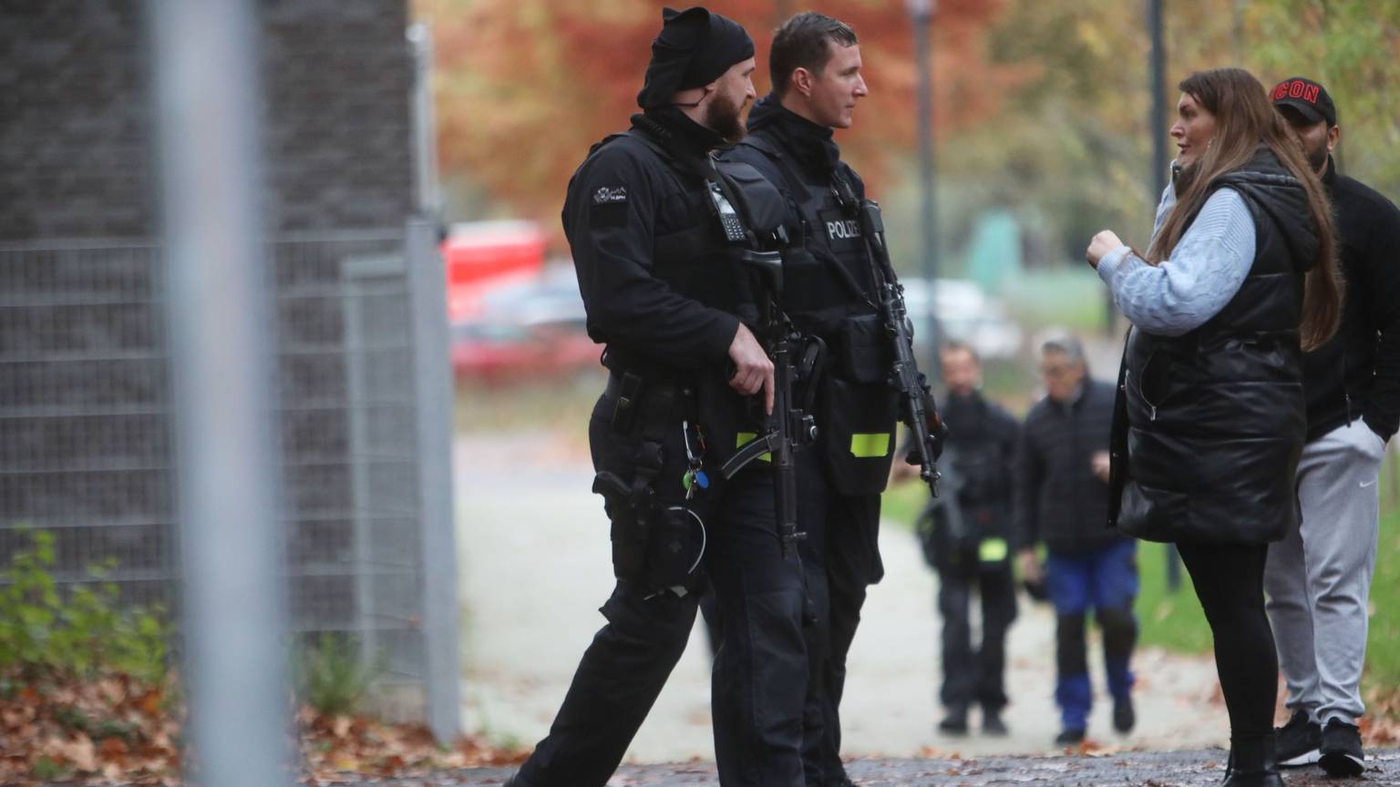30. Oktober 2024: Amokalarm an der Gesamtschule im Kölner Stadtteil Holweide. Die Polizei hat einen Großeinsatz ausgelöst.