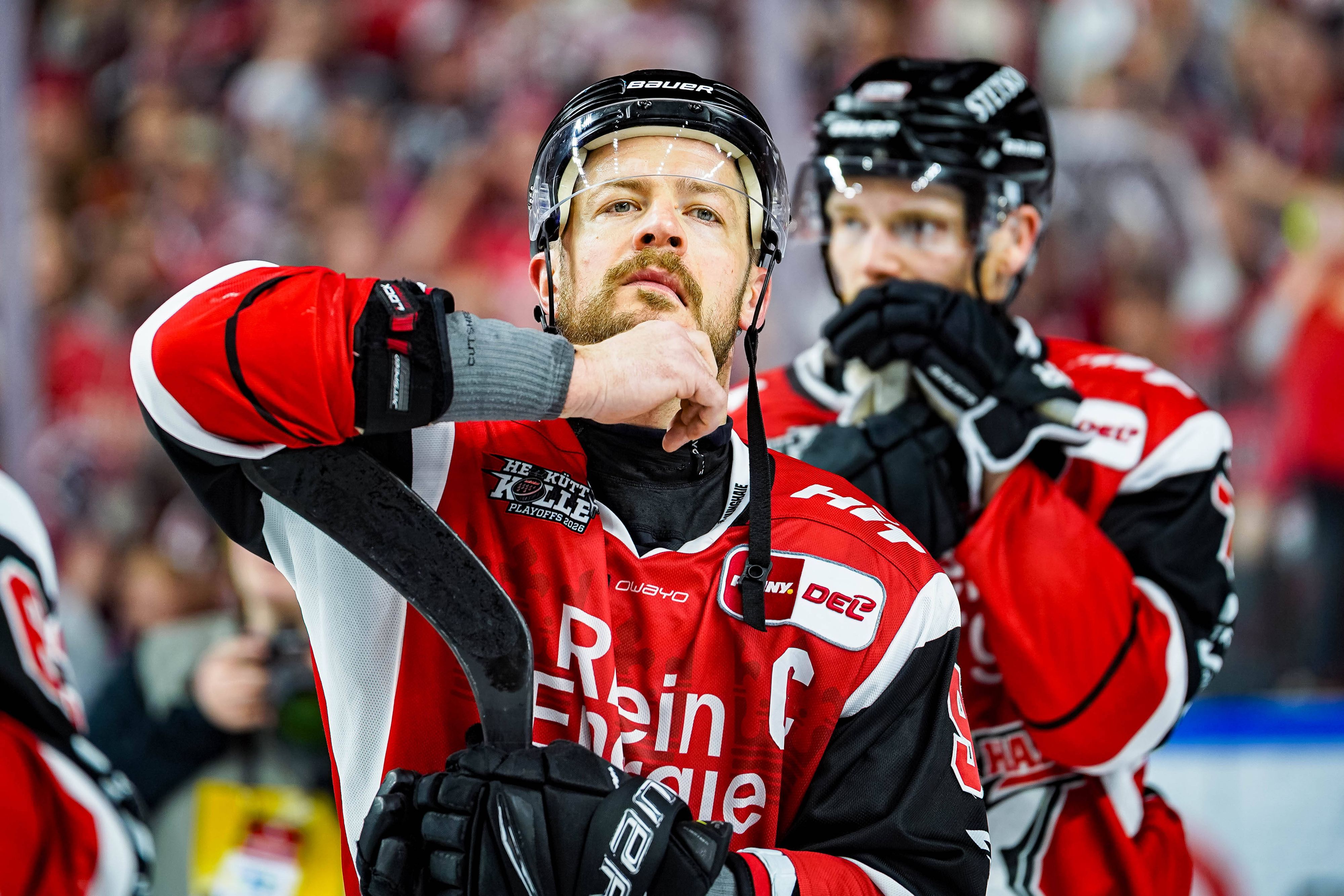Eishockey Penny-DEL Playoff-Halbfinale Spiel6 Kölner Haie - Eisbären Berlin am 20.04.2026 in der Lanxess Arena in Köln Enttäuschtes Gesicht bei Kapitän Moritz Müller  Köln  Gemäß den Vorgaben der DEL Deutsche Eishockey Liga ist die Publikation und Weiterverwertung der Aufnahmen in elektronischen Medien und Endgeräten aller Art während des laufenden Spiels nicht zulässig. *** Ice Hockey Penny DEL Playoff Semi-Final Game6 Kölner Haie Eisbären Berlin on 20 04 2026 at the Lanxess Arena in Cologne Disappointed face of captain Moritz Müller Cologne According to the regulations of the DEL German Ice Hockey League, the publication and further use of the recordings in electronic media and end devices of all kinds is not permitted during the ongoing game xDMx