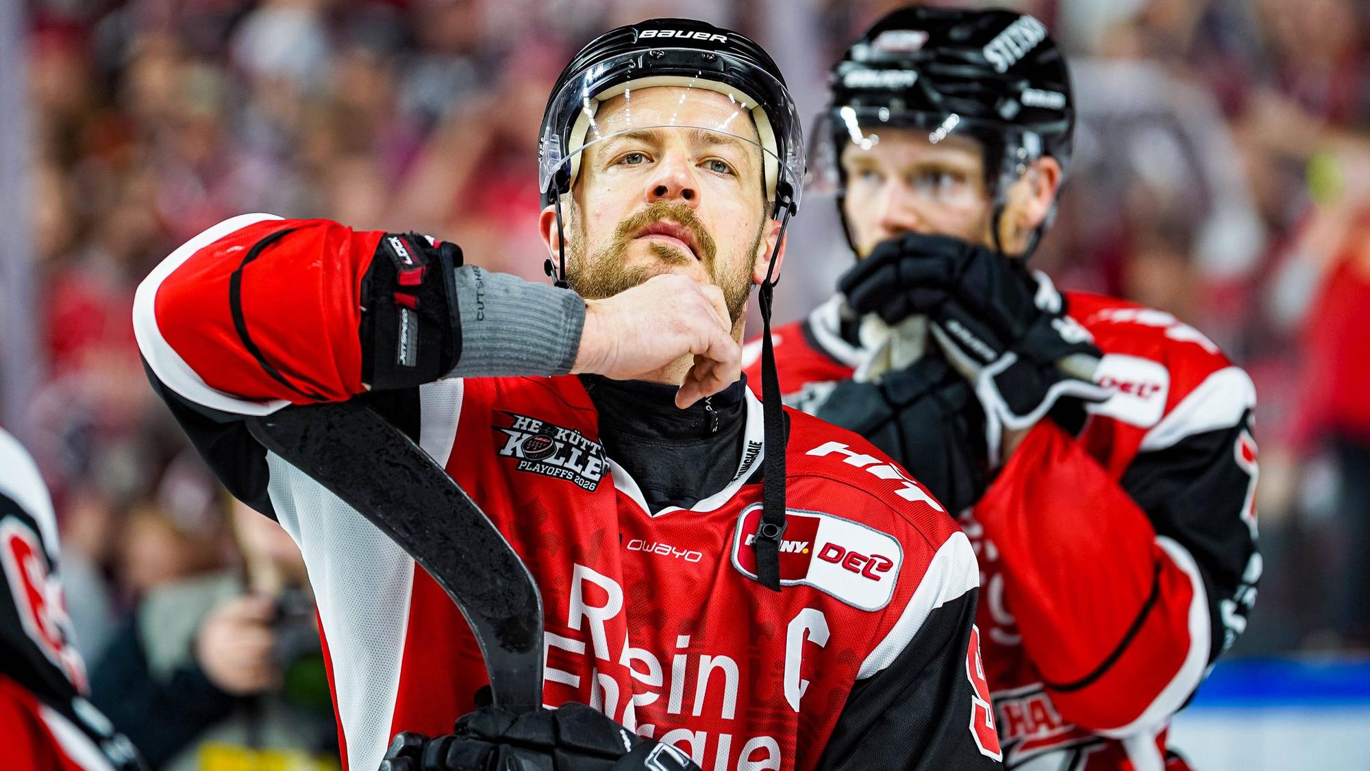 Eishockey Penny-DEL Playoff-Halbfinale Spiel6 Kölner Haie - Eisbären Berlin am 20.04.2026 in der Lanxess Arena in Köln Enttäuschtes Gesicht bei Kapitän Moritz Müller Köln Gemäß den Vorgaben der DEL Deutsche Eishockey Liga ist die Publikation und Weiterverwertung der Aufnahmen in elektronischen Medien und Endgeräten aller Art während des laufenden Spiels nicht zulässig. *** Ice Hockey Penny DEL Playoff Semi-Final Game6 Kölner Haie Eisbären Berlin on 20 04 2026 at the Lanxess Arena in Cologne Disappointed face of captain Moritz Müller Cologne According to the regulations of the DEL German Ice Hockey League, the publication and further use of the recordings in electronic media and end devices of all kinds is not permitted during the ongoing game xDMx