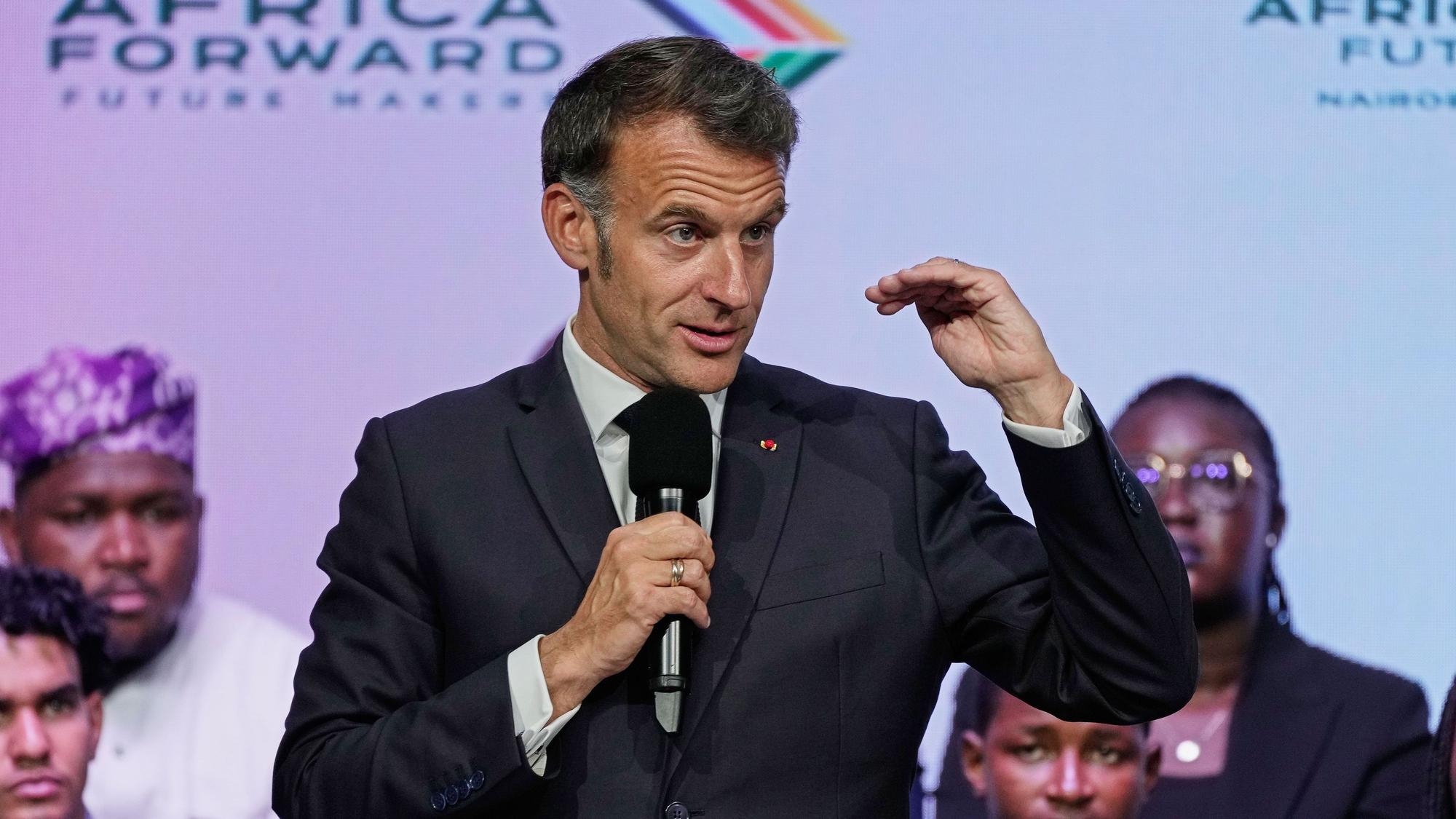 Frankreichs Präsident Emmanuel Macron spricht bei der Jugendsitzung „Africa Forward, Creation in Motion“ während des Gipfeltreffens „Africa Forward“ an der Universität von Nairobi. (Archivbild)