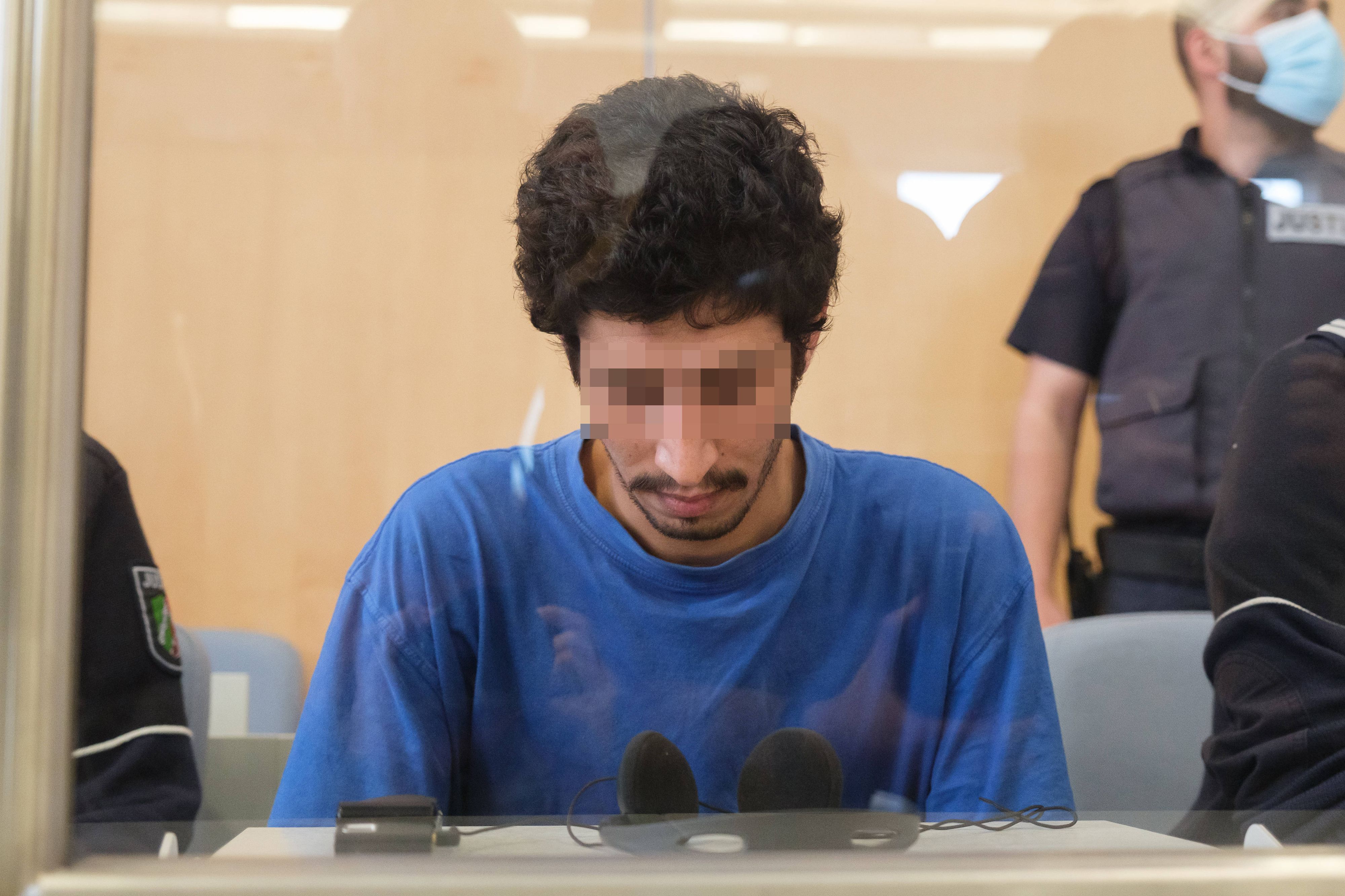 Der Täter von Solingen, Issa Al H., bei der Verhandlung vor dem Düsseldorfer Oberlandesgericht.