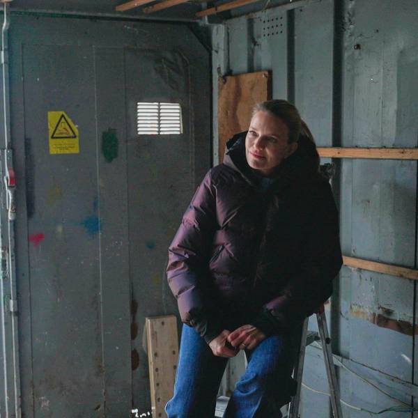 Ein Bürgergeldempfänger gesteht gegenüber Sarah Tacke, dass er den Staat seit Jahrzehnten mit Schwarzarbeit betrügt.
(Bild: ZDF/Sebastian Wagner)