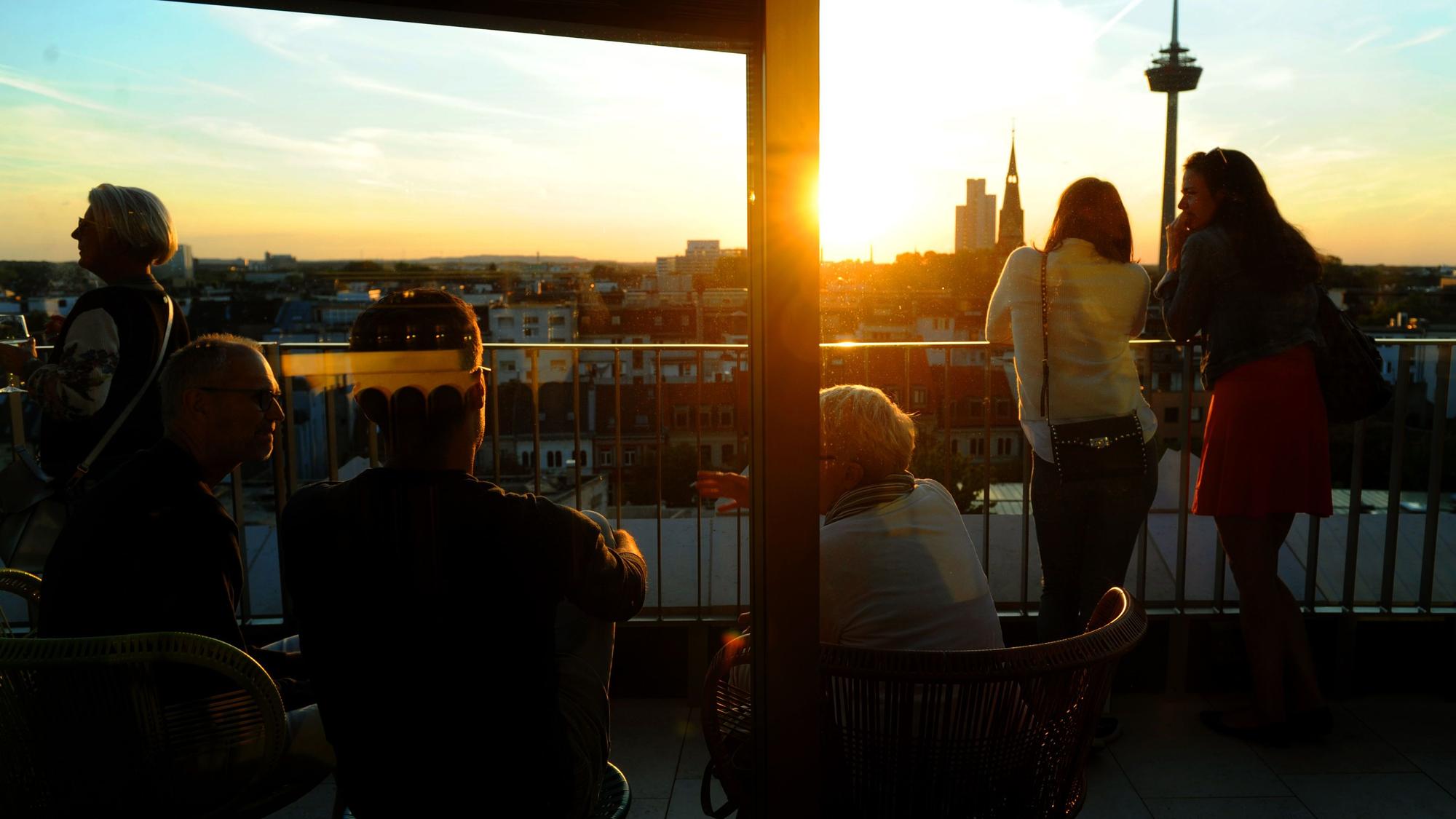 Die Aussicht vom 25hours Hotel The Circle Cologne mit der Monkey Bar. (Archivbild)