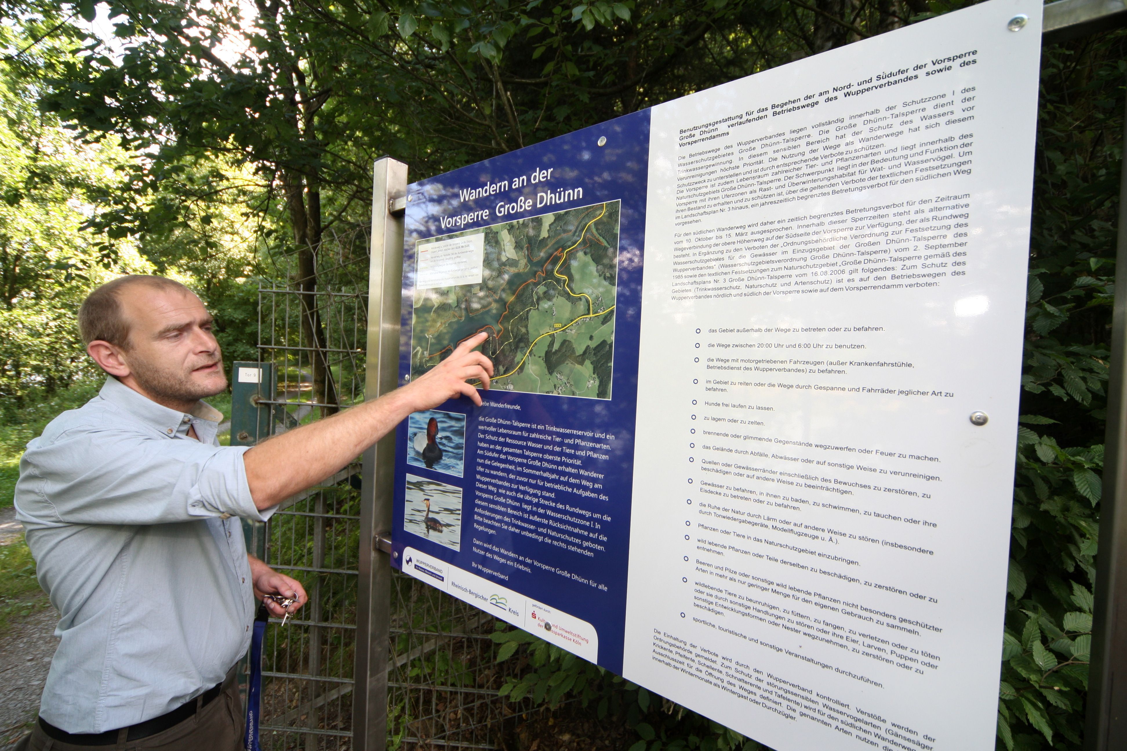 Mit Förster Torsten Klingenhoff unterwegs an der Großen Dhünn-Talsperre.