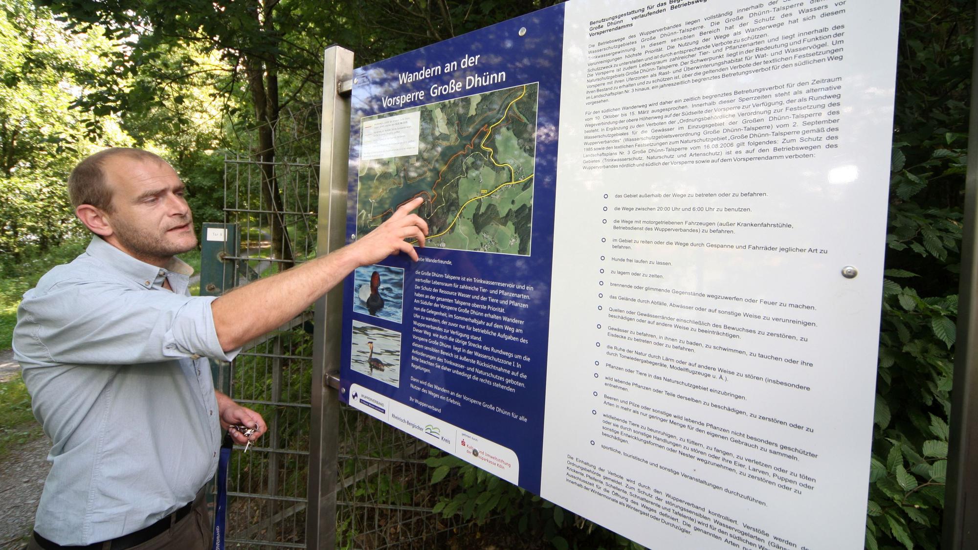 Mit Förster Torsten Klingenhoff unterwegs an der Großen Dhünn-Talsperre.