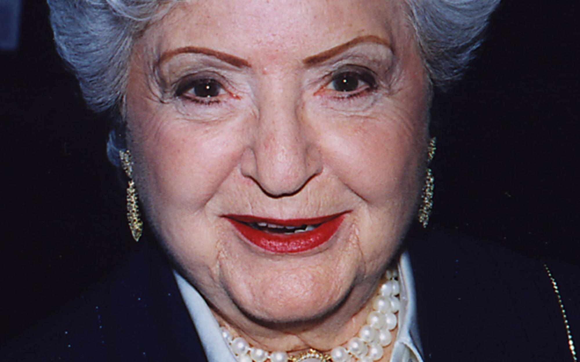 Sie war so etwas wie Barbies Mutter: Ruth Handler gründete mit ihrem Gatten Elliott bereits 1945 die Firma Mattel, die anfangs noch Bilderrahmen und Modeschmuck produzierte. (Bild: Michael Williams/Getty Images)