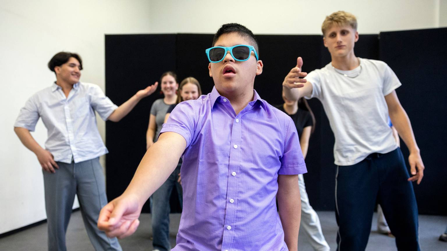 Szene aus der Theaterprobe des Jugend-Projekts „Generation Widerstand“ im Comedia-Theater.