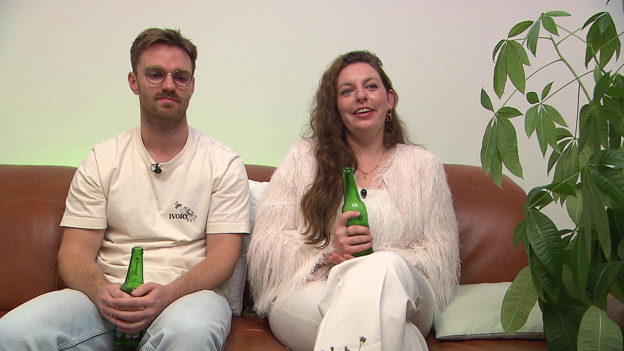 „Irgendwie war der Kaiserschmarrn seltsam“: Jessica und Patrick rätseln, warum. (Bild: RTL)