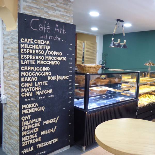 Karte und Theke im Café am Markt