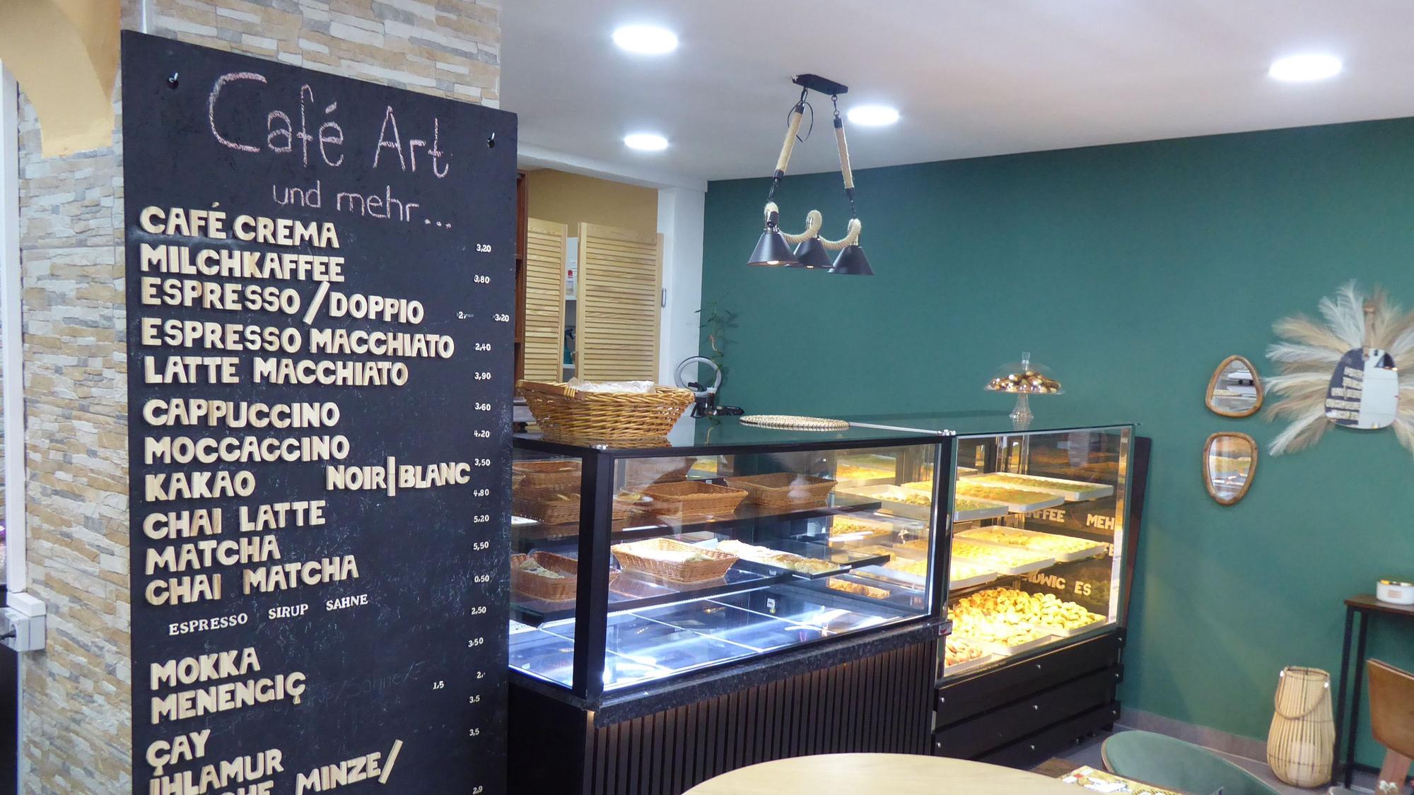 Karte und Theke im Café am Markt