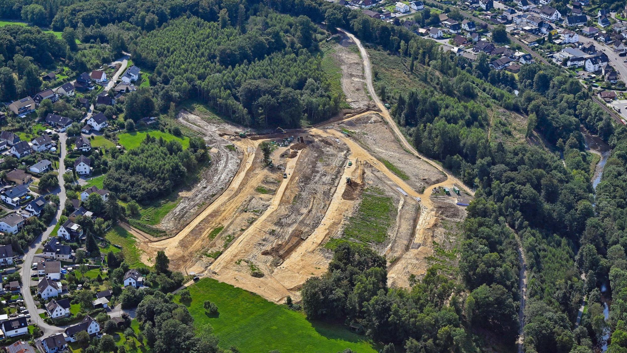 Das Neubaugebiet Buschhausen in Ründeroth aus der Vogelperspektive.