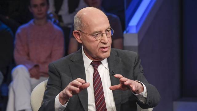 Kritisiert die Blickrichtung des Bundeskanzlers: Linken-Politiker Gregor Gysi bei „Maischberger“. (Bild: WDR / Oliver Ziebe)