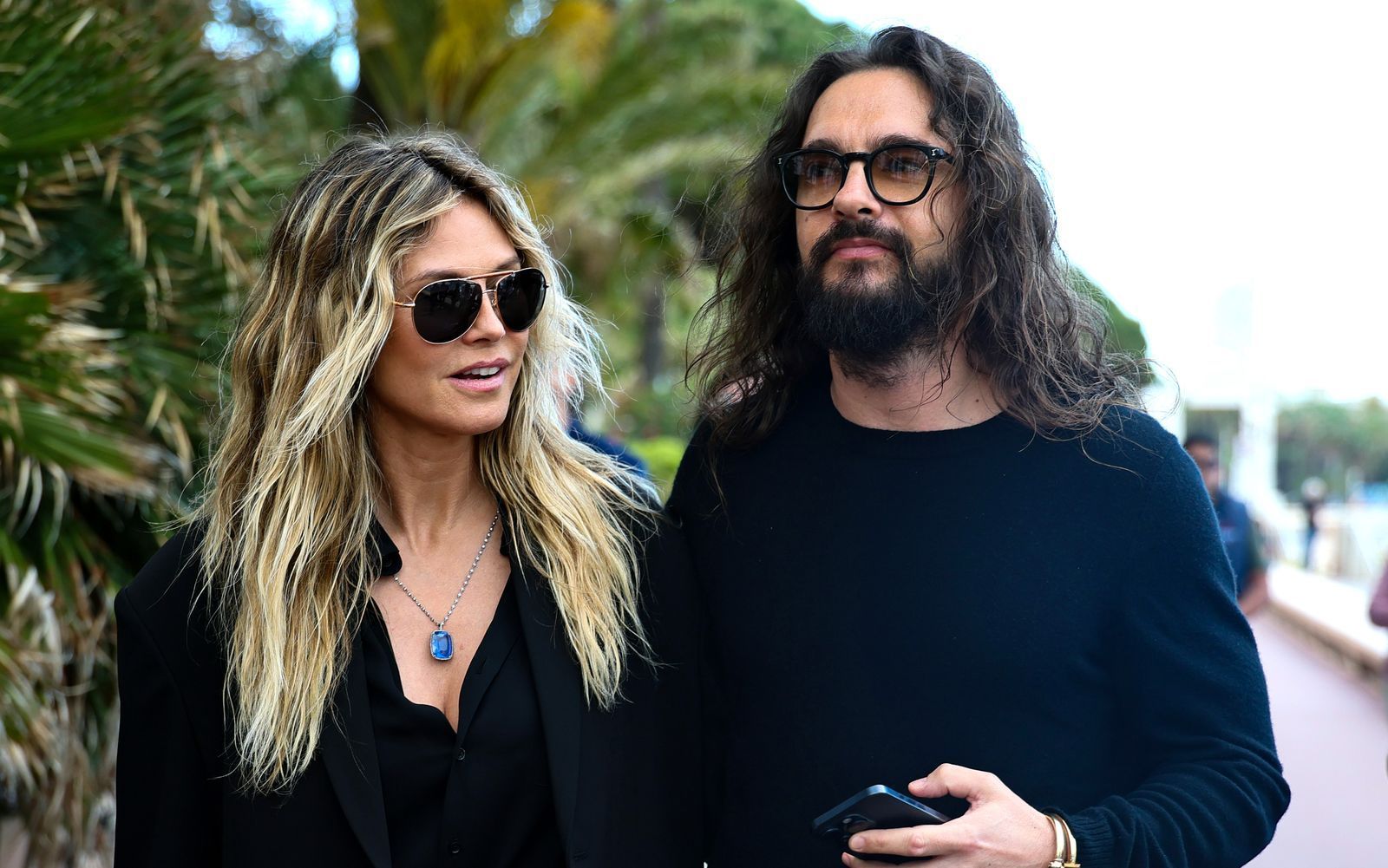 Tom Kaulitz hat in seinem Podcast den Äußerungen seiner Frau Heidi Klum bezüglich seiner Schlafgewohnheiten widersprochen. (Bild: 2025 Getty Images/Andreas Rentz)