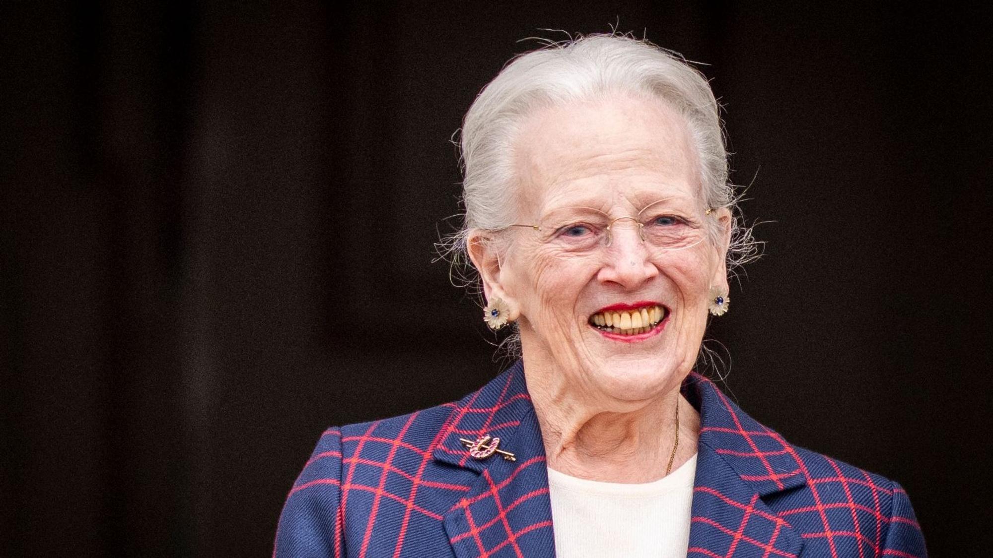 Königin Margrethe (Archivfoto) von Dänemark wird nach einem Herzinfarkt im Krankenhaus beobachtet.