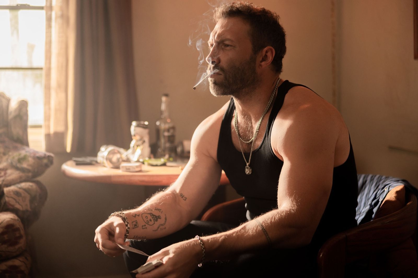 Ein missratener Sohn muss in jeder Dynastie dabei sein: Rob-Wil (Jay Courtenay) übernimmt den Part beim Jackson-Clan. (Bild: Paramount+/Emerson Miller)