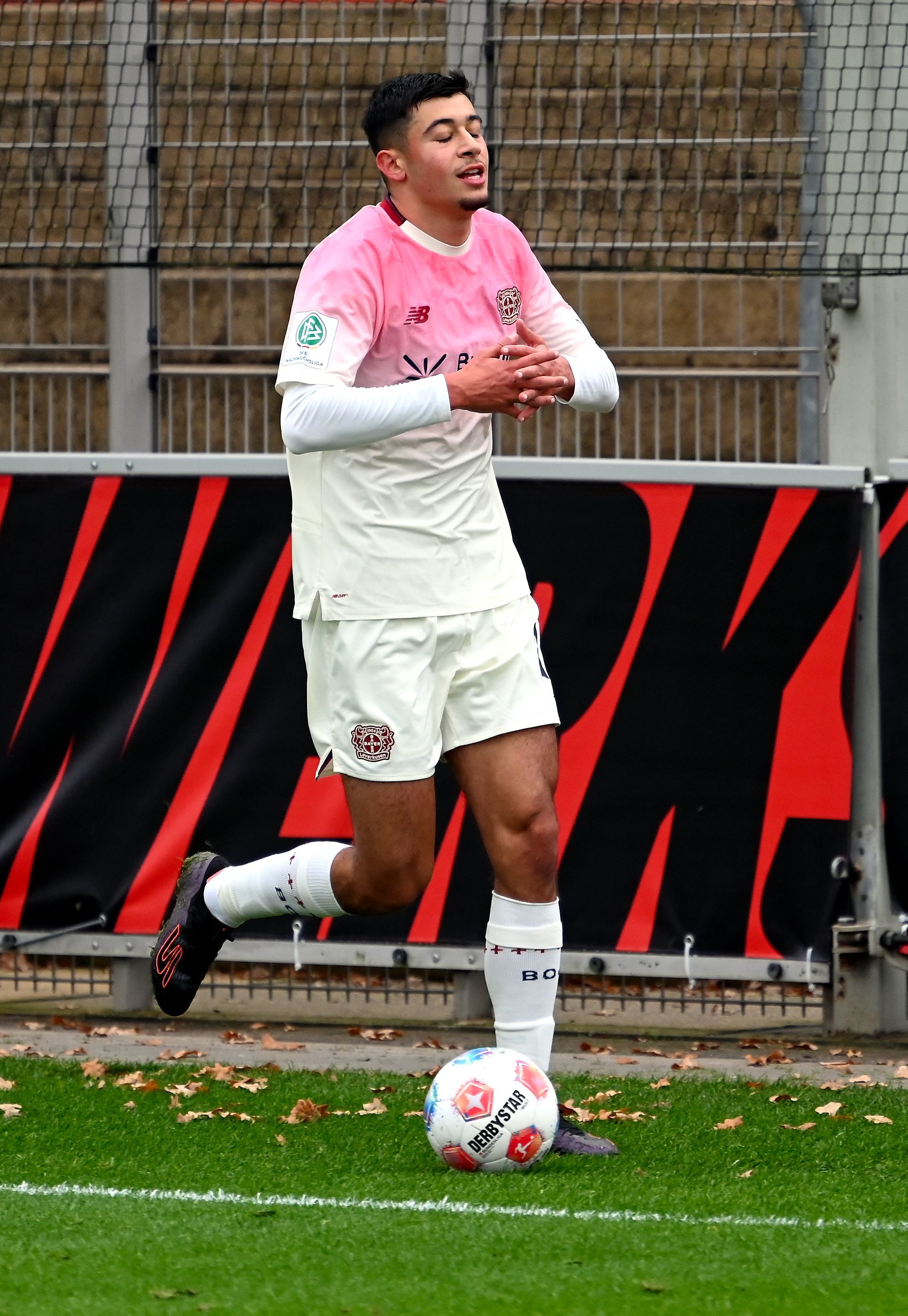 30.11.2025, Fussball-Bayer U19-Schott Mainz

Torschütze für Bayer Berkan Ermec

Foto: Uli Herhaus