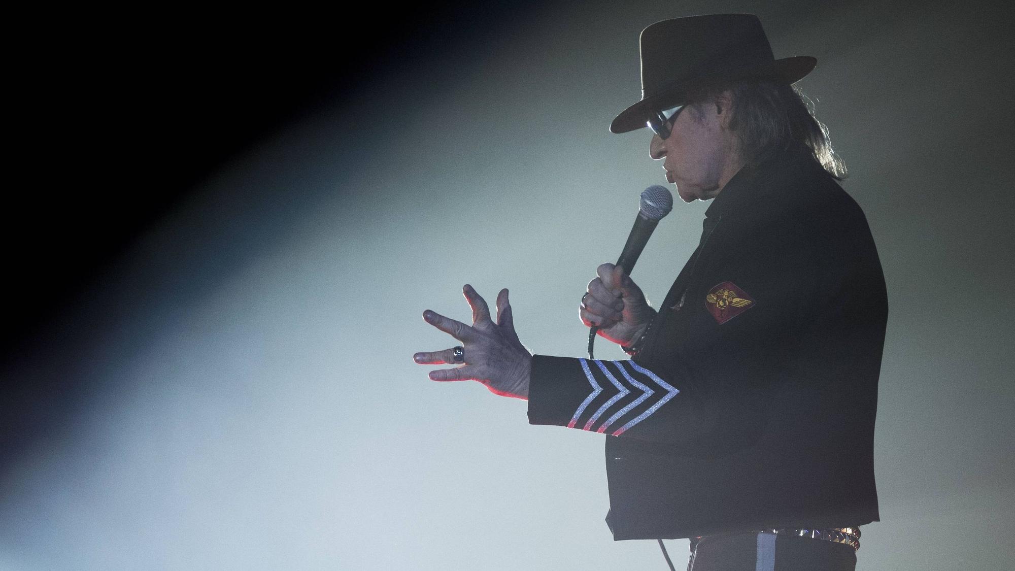 Udo Lindenberg singt am Donnerstag (11.05.2017) in der Sachsen Arena in Riesa. RM001
Udo Lindenberg sings at Thursday 11 05 2017 in the Saxony Arena in Riesa RM001