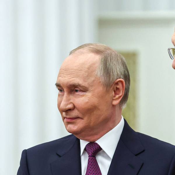 Russlands Außenminister Sergej Lawrow (r.) zusammen mit Kremlchef Wladimir Putin im Kreml.