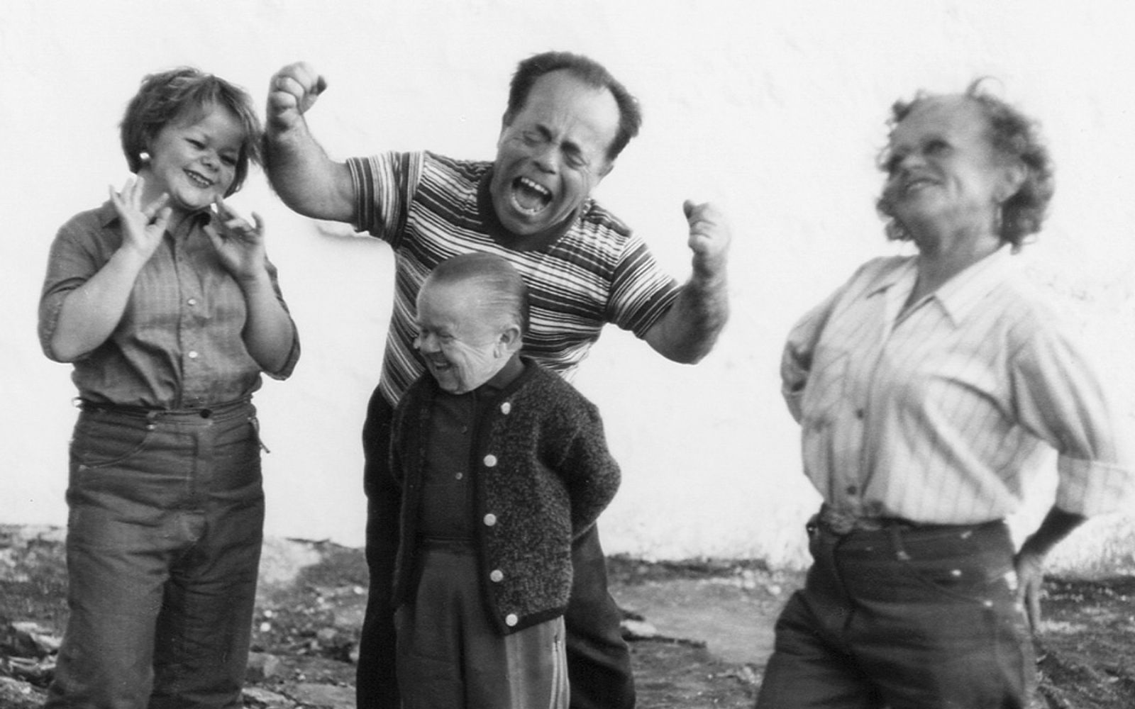 „Auch Zwerge haben klein angefangen“ (1970) ist eine surrealistische Provokation des Publikums. (Bild: Kinowelt (Arthaus))
