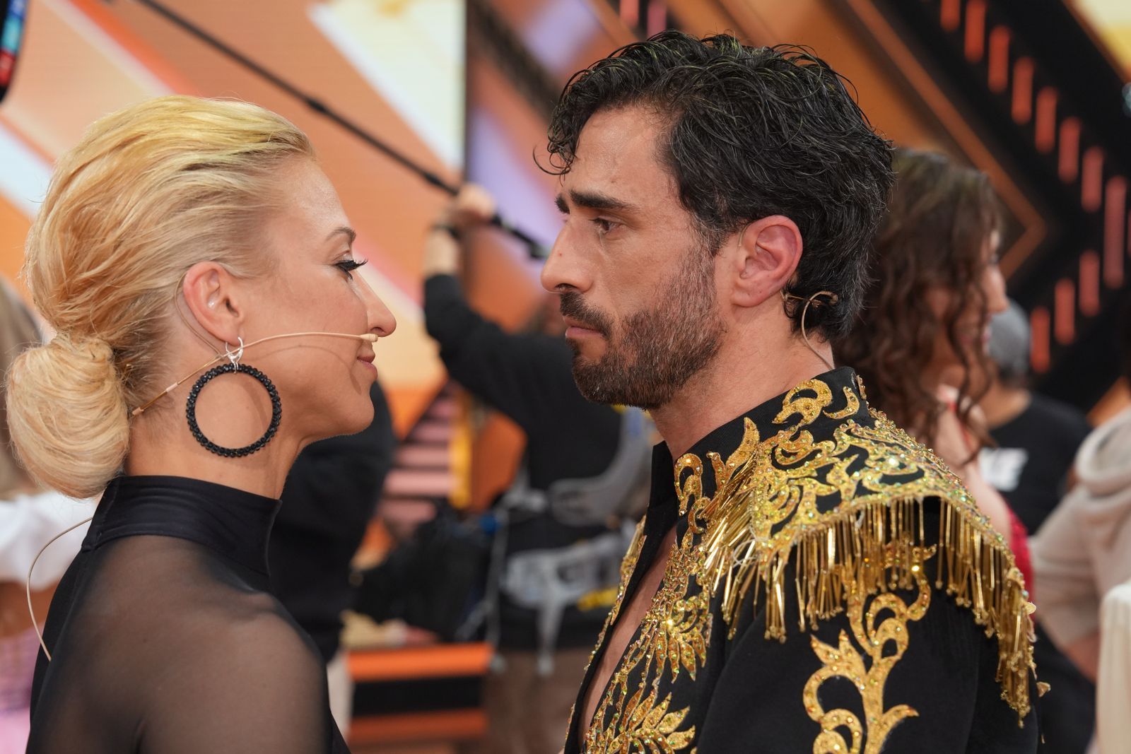 Anna-Carina Woitschack konnte aufatmen. Nicht sie, sondern GZSZ-Star Jan Kittmann muss „Let's Dance“ verlassen. (Bild: RTL / Stefan Gregorowius)