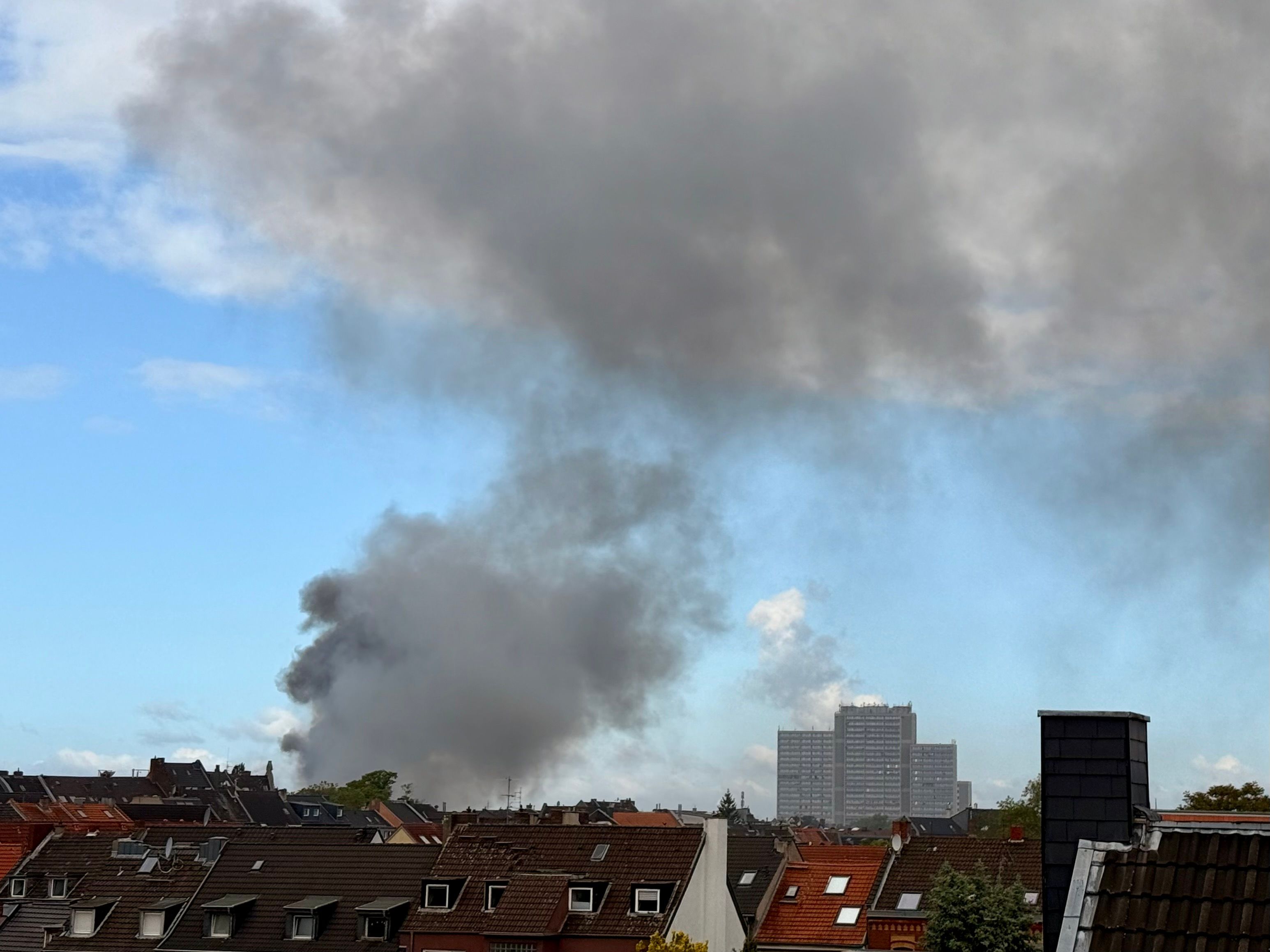 Rauchwolke über Köln-Bickendorf am Samstagvormittag (16. Mai)