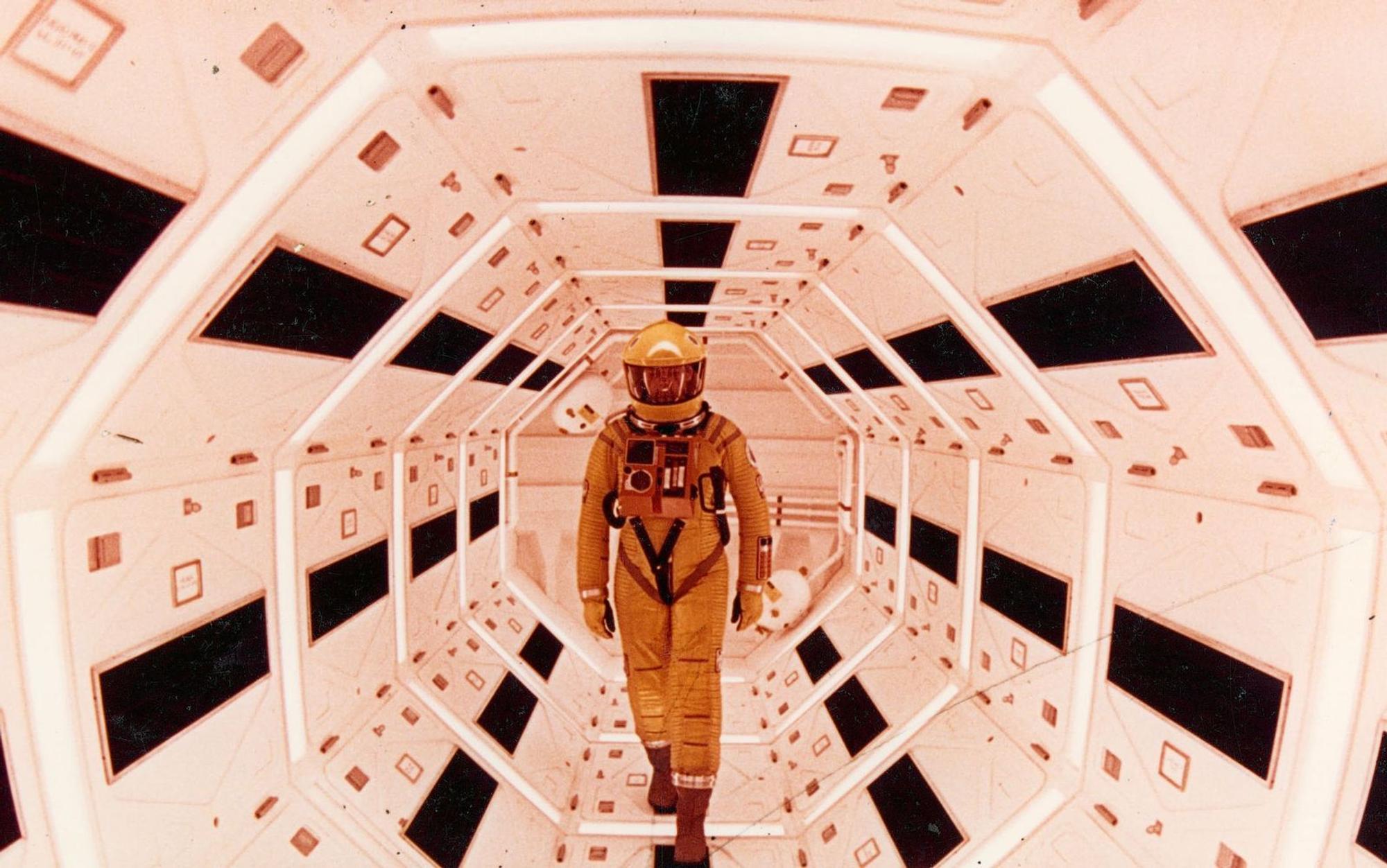 Bahnbrechende Optik, zeitlose Themen: Seit Jahrzehnten hält „2001: Odyssee im Weltraum“ die Zuschauer im Bann. (Bild: TNT Film / Warner Bros. Entertainment)