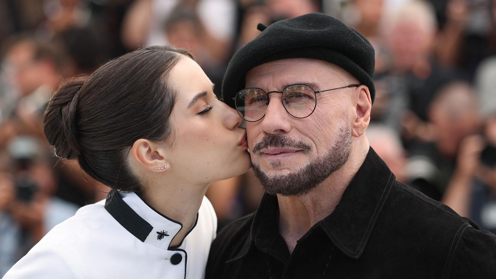 John Travolta mit seiner Tochter Ella Bleu Travolta in Cannes.