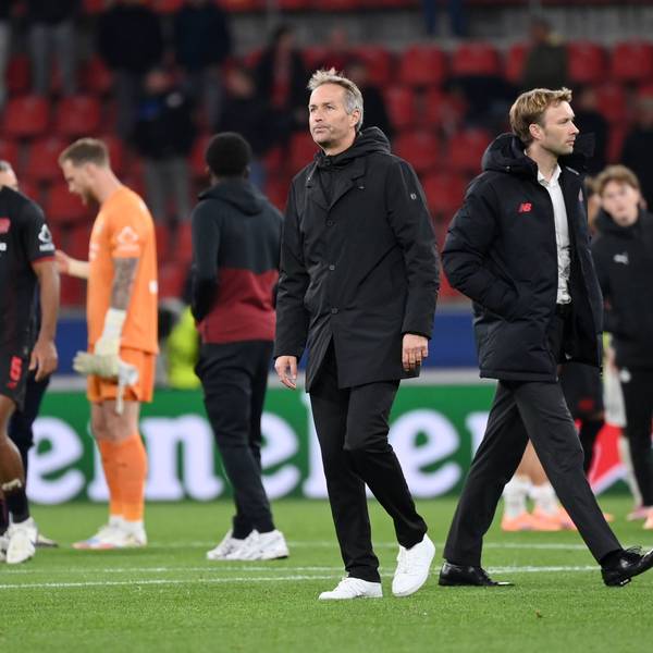 Trainer Kasper Hjulmand Bayer 04 Leverkusen, Simon Rolfes Sportdirektor Bayer 04 Leverkusen, v.li., nach dem Spiel 01.10.2025, Fussball Champions League 2025/2026, 2. Spieltag, Bayer 04 Leverkusen - PSV Eindhoven 1:1 UEFA regulations prohibit any use of photographs as image sequences and/or quasi-video Leverkusen BayArena Nordrhein Westfalen Deutschland *** Coach Kasper Hjulmand Bayer 04 Leverkusen , Simon Rolfes Sports Director Bayer 04 Leverkusen , v li , after the match 01 10 2025, Football Champions League 2025 2026, Matchday 2, Bayer 04 Leverkusen PSV Eindhoven 1 1 UEFA regulations prohibit any use of photographs as image sequences and or quasi video Leverkusen BayArena Nordrhein Westfalen Germany Team2