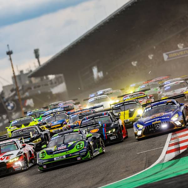 Das Bild zeigt den Start beim 24-Stunden-Rennen.