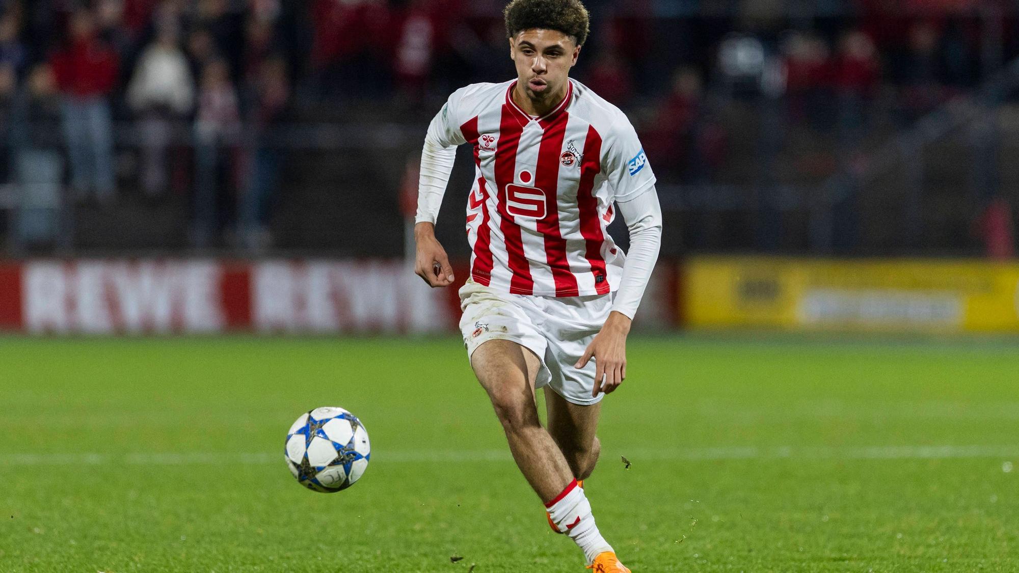 UEFA Youth-League: 1. FC Köln - Racing FC Union Luxemburg 05.11.2025 Kevin Ekweribe 1. FC Köln U19, 18 UEFA Youth-League, Rückspiel des Meisterwegs Runde 2, 1. FC Köln - Racing FC Union Luxemburg, am 05.11.2025, Franz-Kremer-Stadion, Köln *** UEFA Youth League 1 FC Köln Racing FC Union Luxembourg 05 11 2025 Kevin Ekweribe 1 FC Köln U19, 18 UEFA Youth League, second leg of the championship round 2, 1 FC Köln Racing FC Union Luxembourg, on 05 11 2025, Franz Kremer Stadium, Cologne Copyright: xBEAUTIFULxSPORTS/Meuselx
