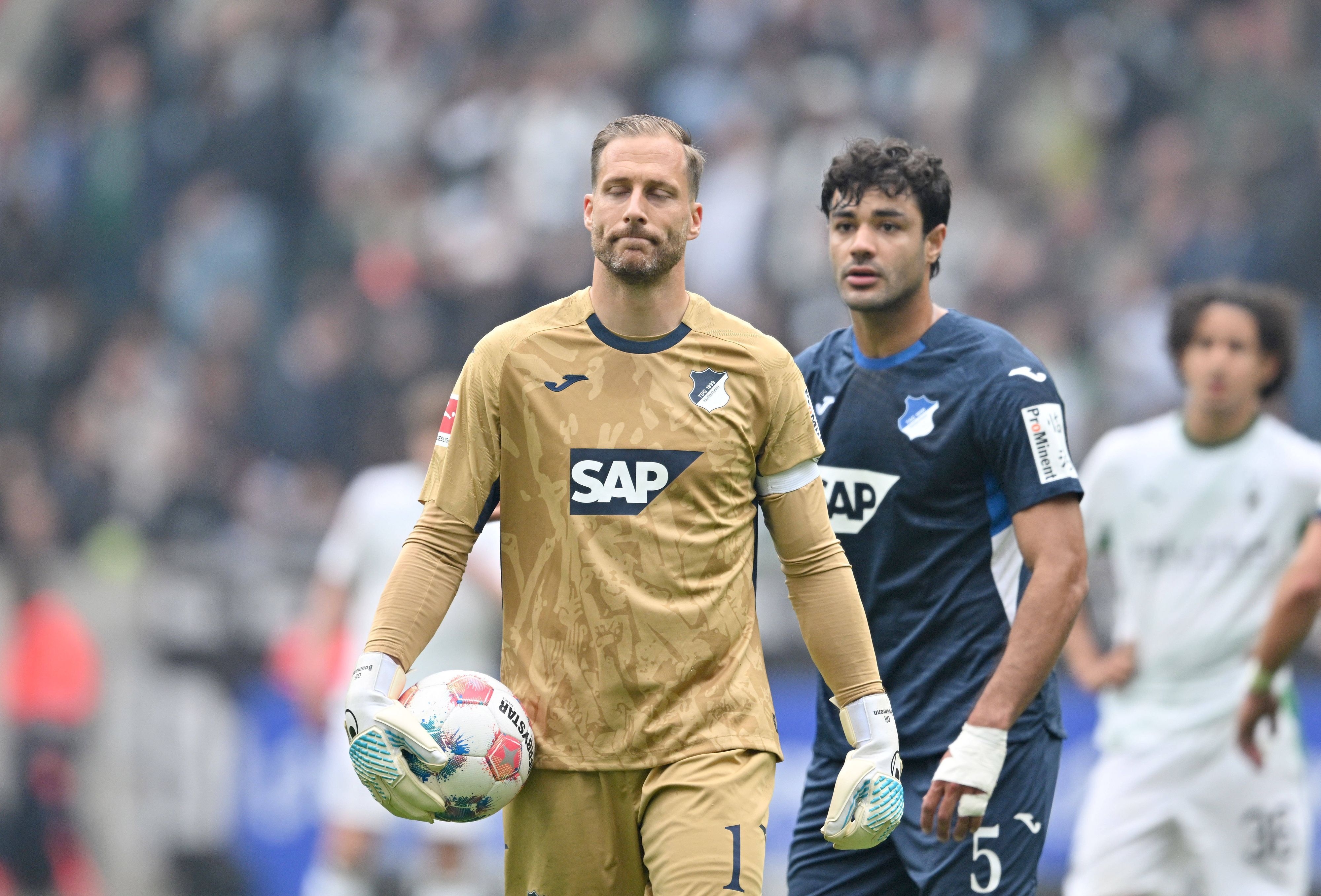 TSG-Torwart Oliver Baumann war nach der Pleite gegen BMG gefrustet.