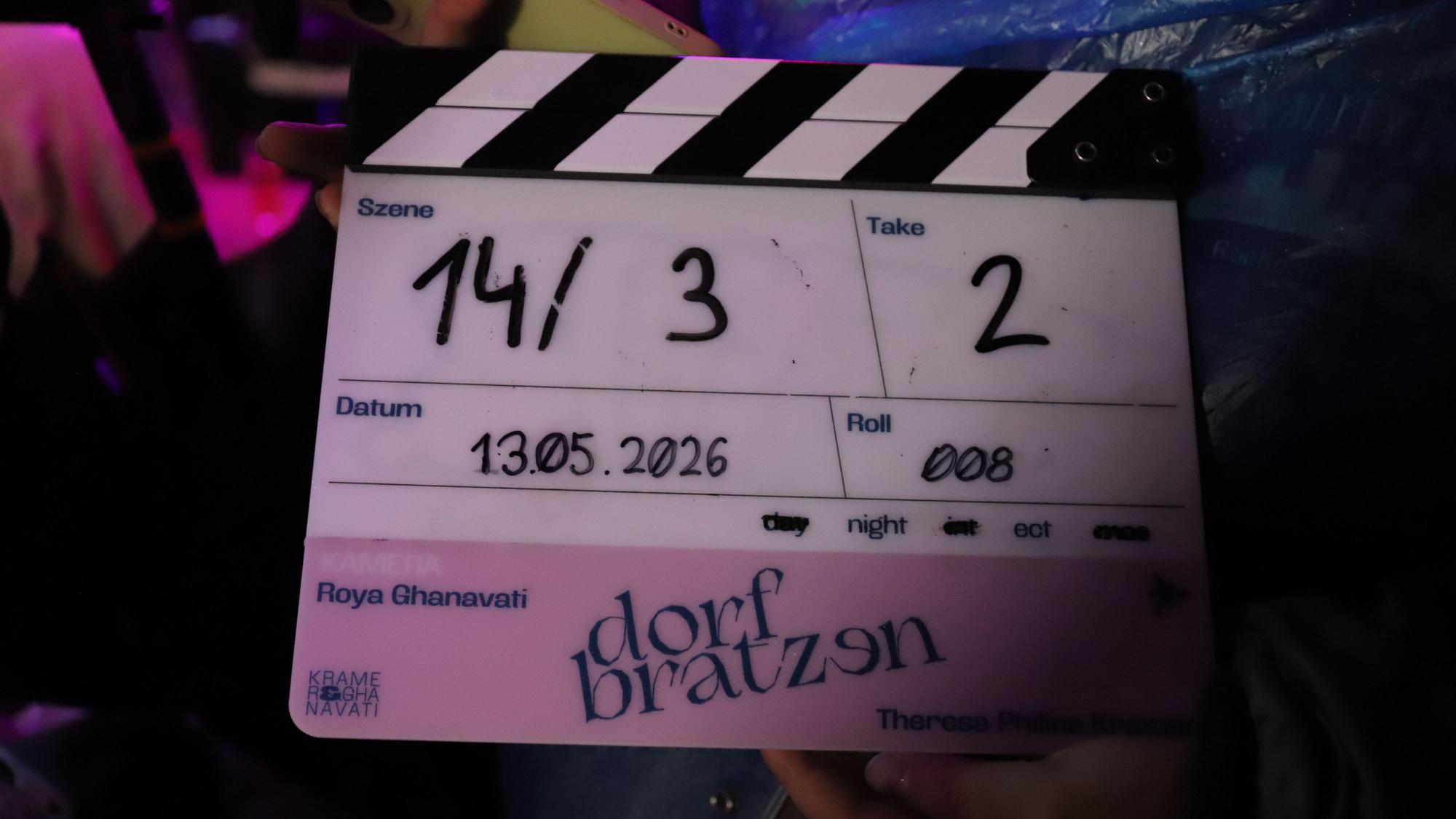 „14/3/2“, die Klappe gehört auch bei einem Kurzfilm zum Standard.