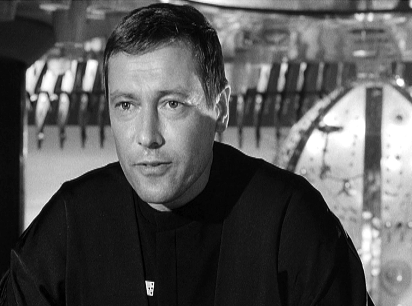 Womöglich habe er, so sagte es Dietmar Schönherr einmal, ein Leben lang den falschen Beruf ausgeübt. Als Commander Cliff McLane in der Sciene-Fiction-Serie „Raumschiff Orion“ wurde er berühmt.  (Bild: ARD / Degeto)