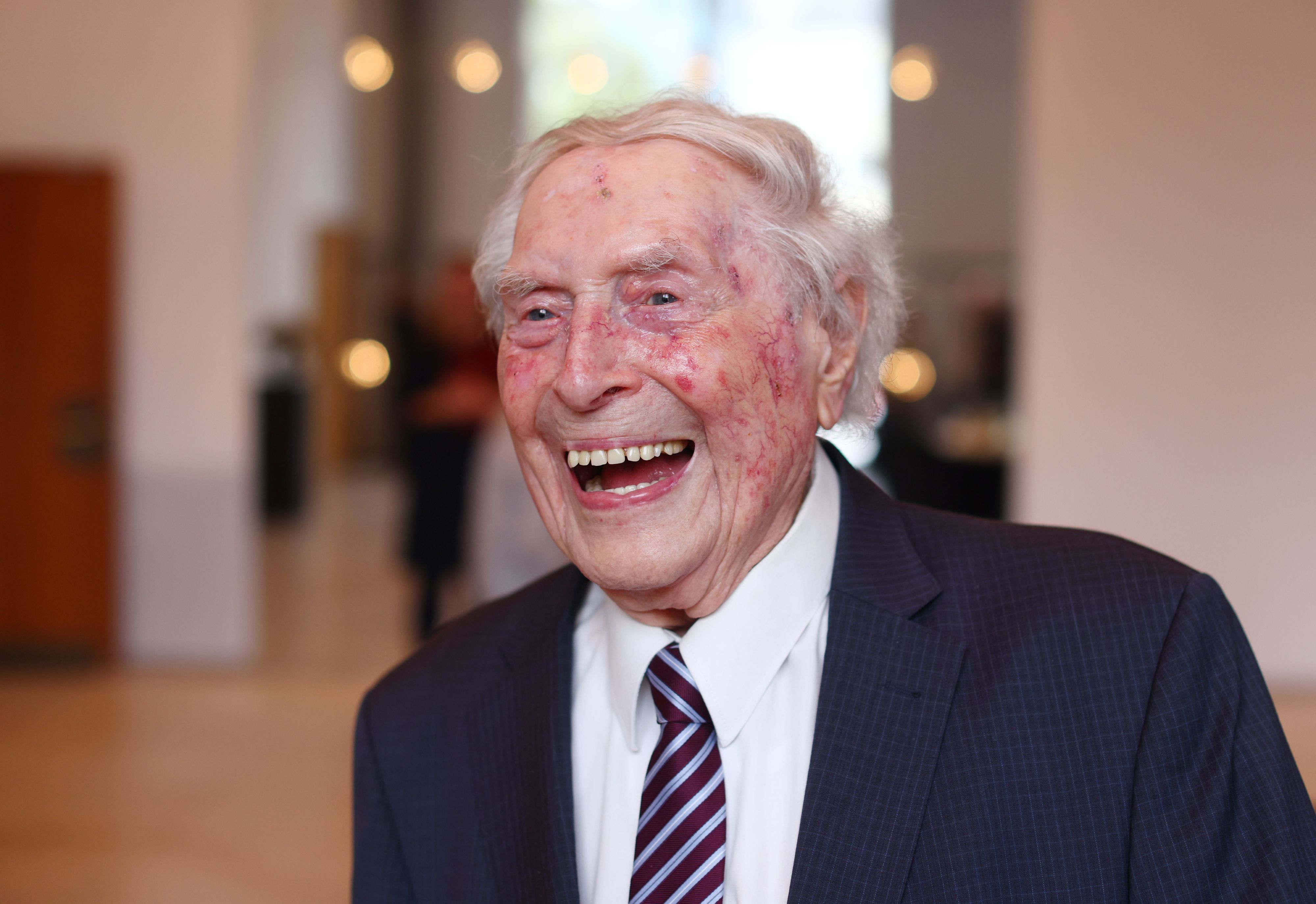 Empfang bei Oberbürgermeisterin Henriette Reker zum 99. Geburtstags von Ludwig Sebus im Historischen Rathaus in Köln