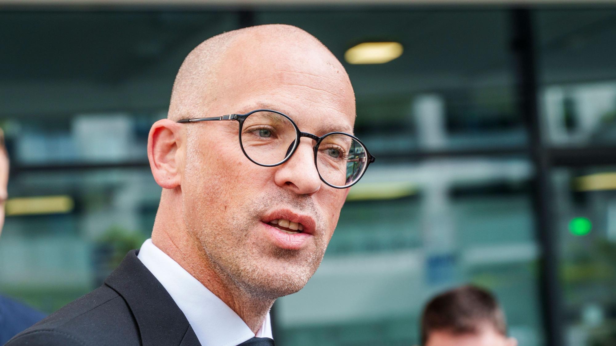 Oberstaatsanwalt Dominik Mies spricht über den Fall des toten Mädchens aus dem Main.