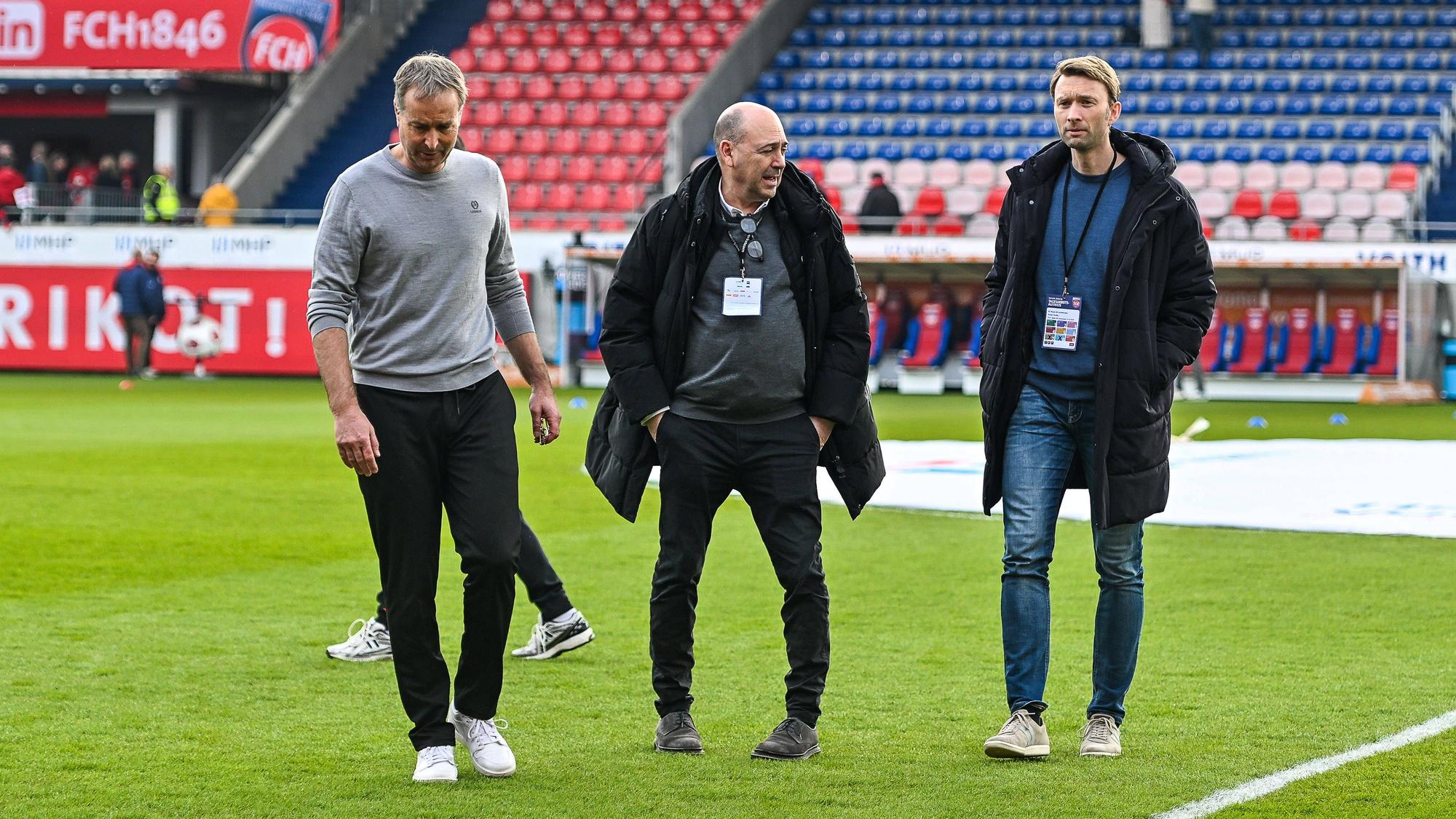GER, 1. FBL, 1. FC Heidenheim vs Bayer 04 Leverkusen / 21.03.2026, Voith-Arena, Heidenheim, GER, 1. FBL, 1. FC Heidenheim vs Bayer 04 Leverkusen, im Bild Kasper Hjulmand Leverkusen, Fernando Carro Leverkusen, Simon Rolfes Leverkusen *** GER, 1 FBL, 1 FC Heidenheim vs Bayer 04 Leverkusen 21 03 2026, Voith Arena, Heidenheim, GER, 1 FBL, 1 FC Heidenheim vs Bayer 04 Leverkusen, in the picture Kasper Hjulmand Leverkusen , Fernando Carro Leverkusen , Simon Rolfes Leverkusen nordphotoxGmbHx/xHafner nph00200
